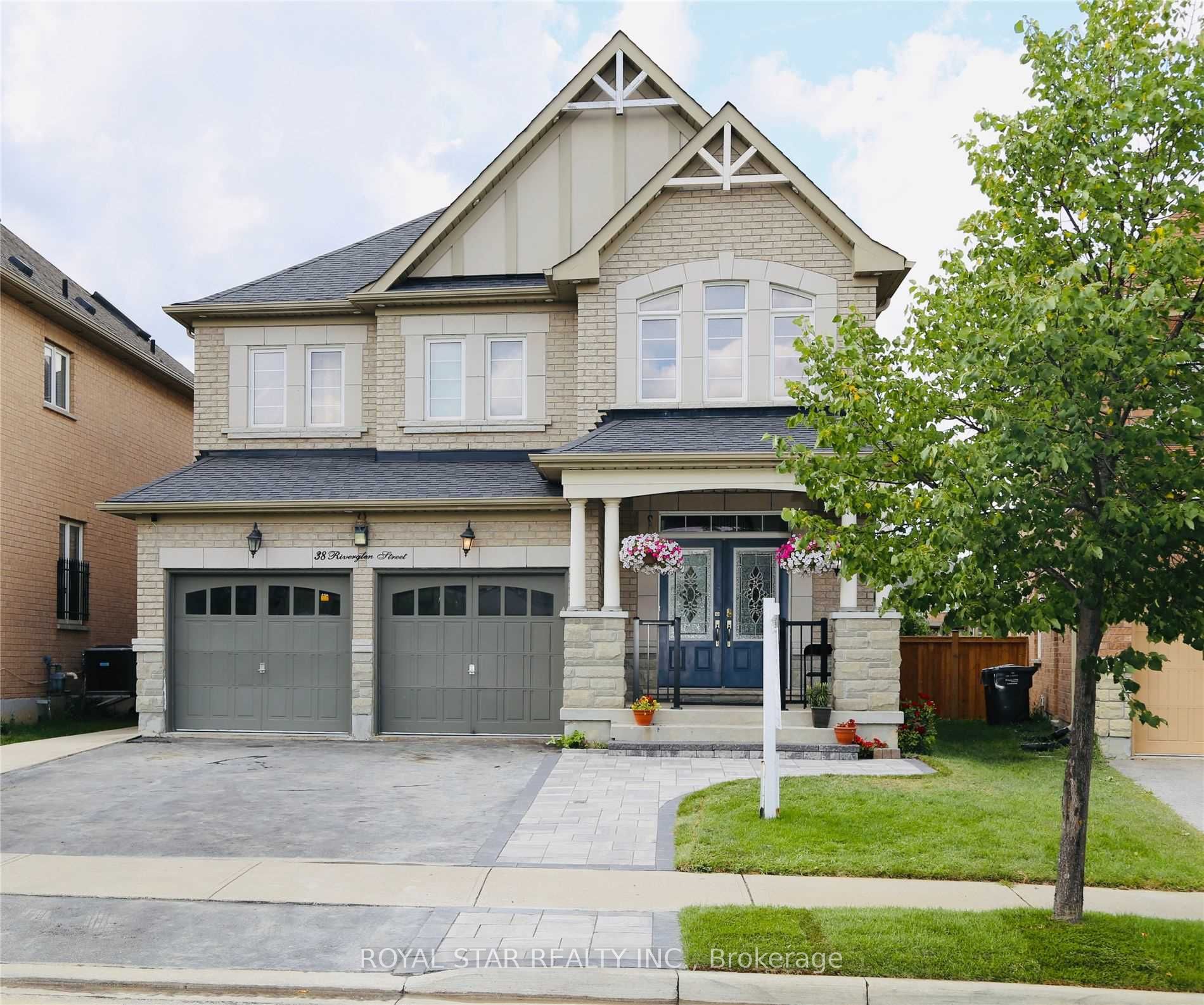 38 Riverglen Street