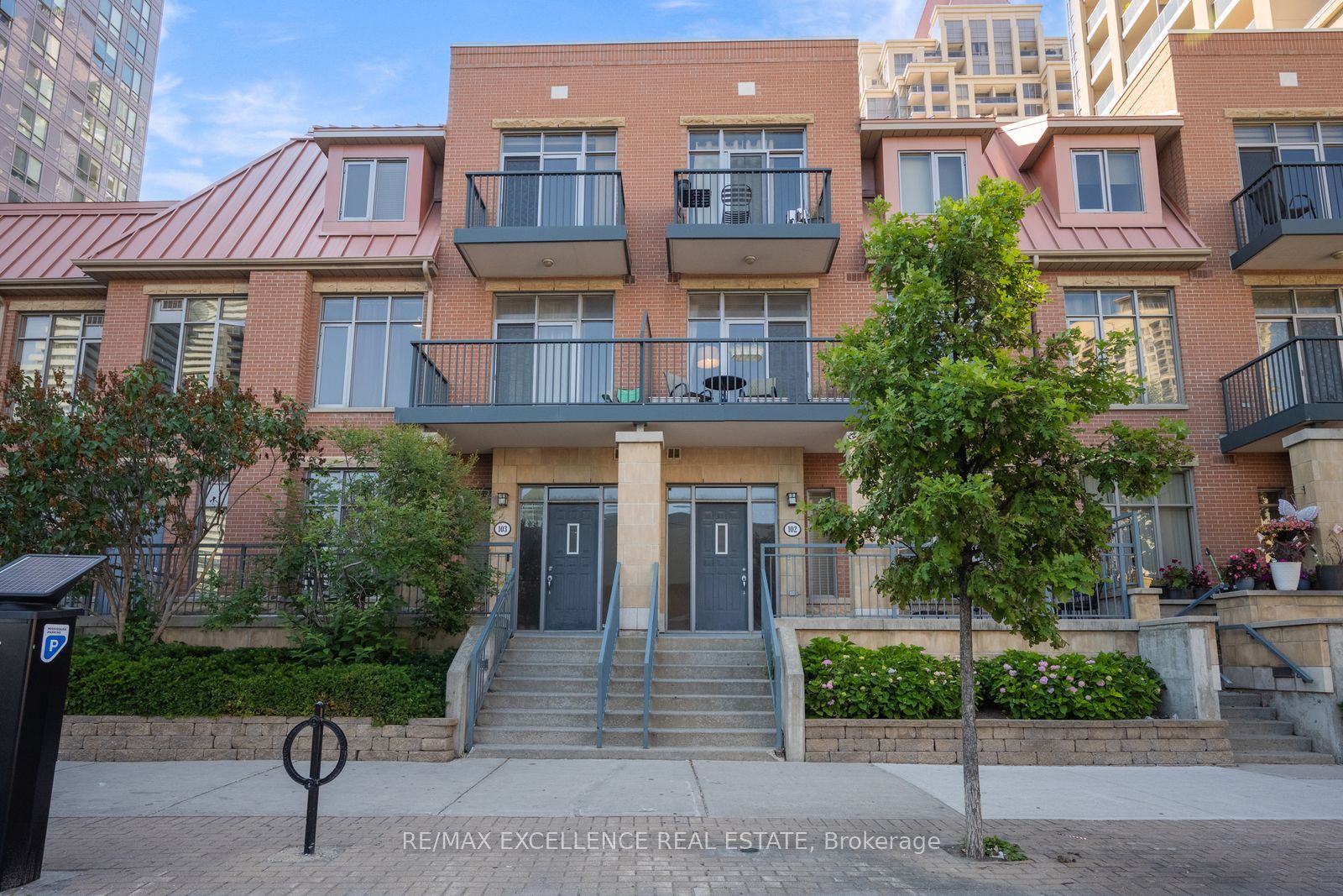 320 City Centre Drive Gv202