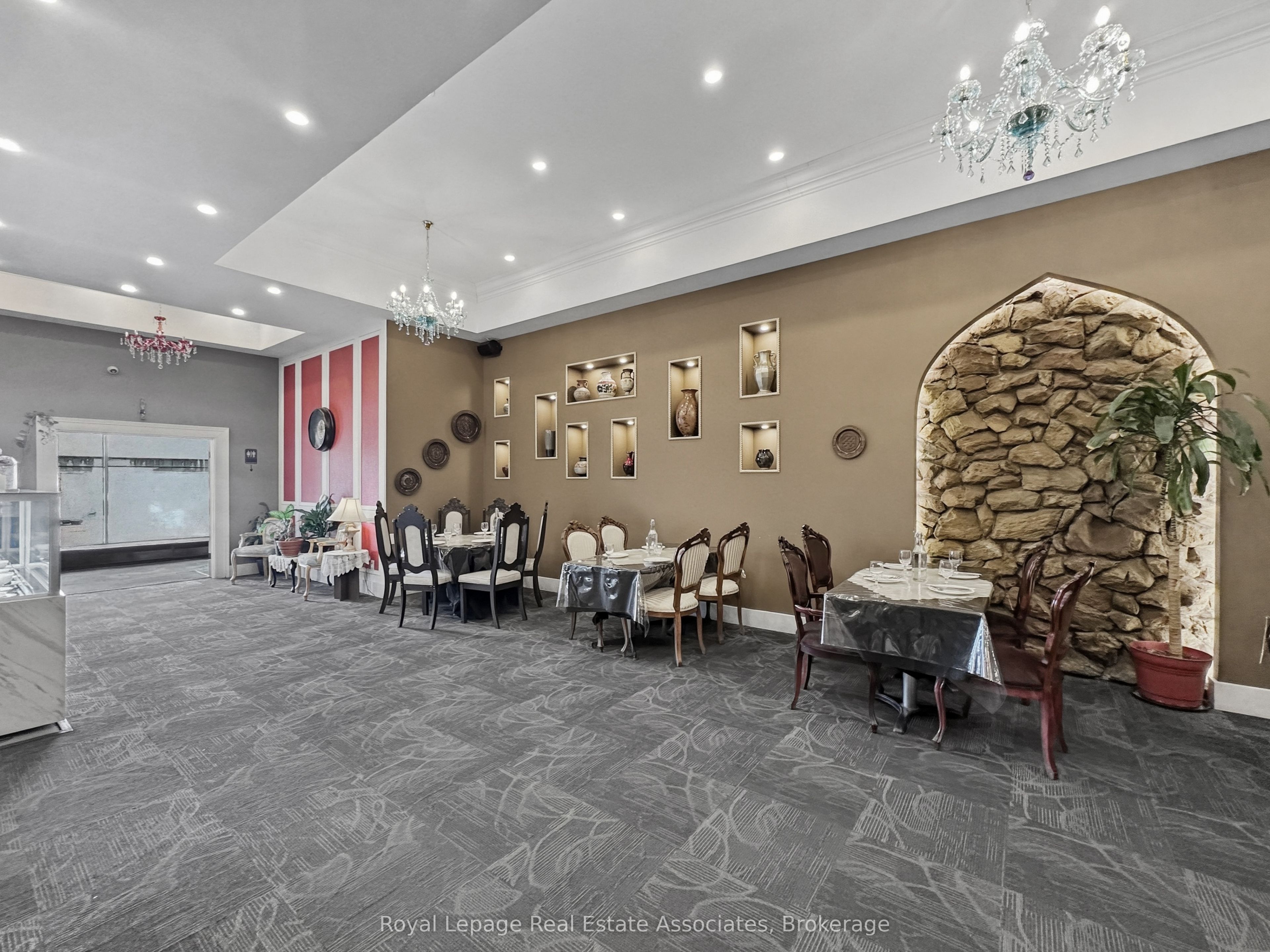 1850 Dundas Street Property Photo 6