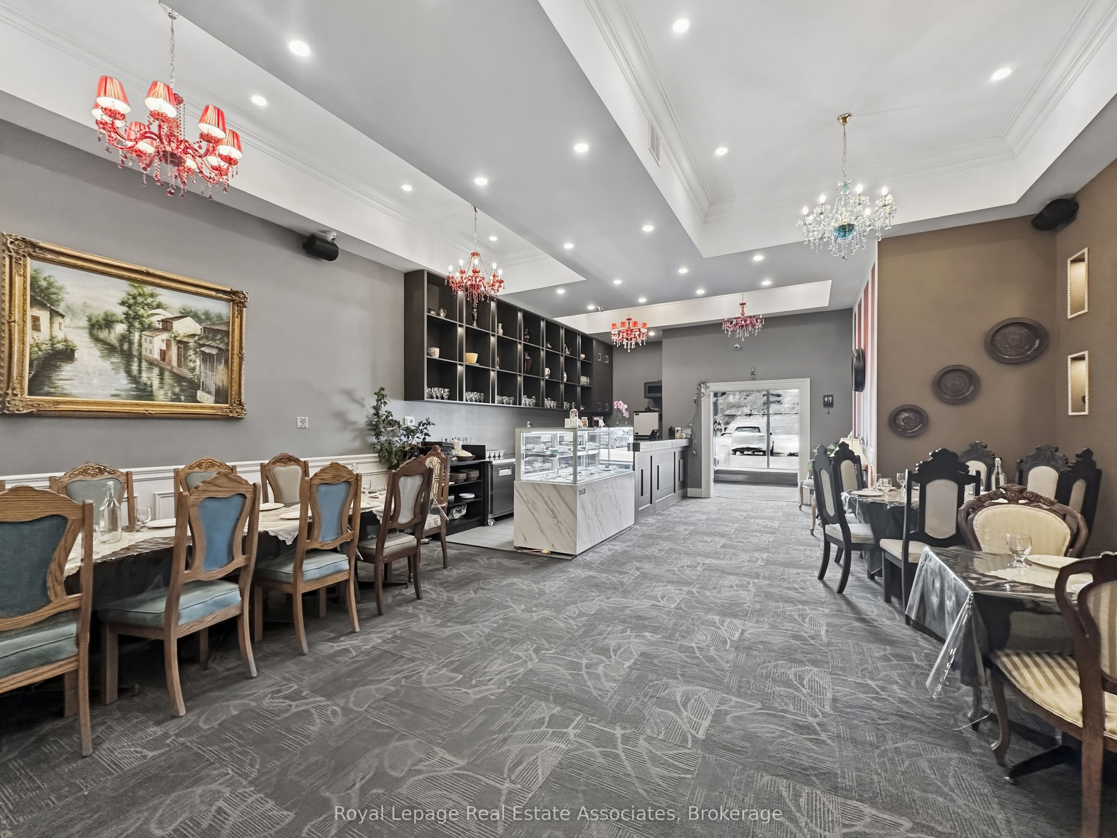1850 Dundas Street Property Photo 7