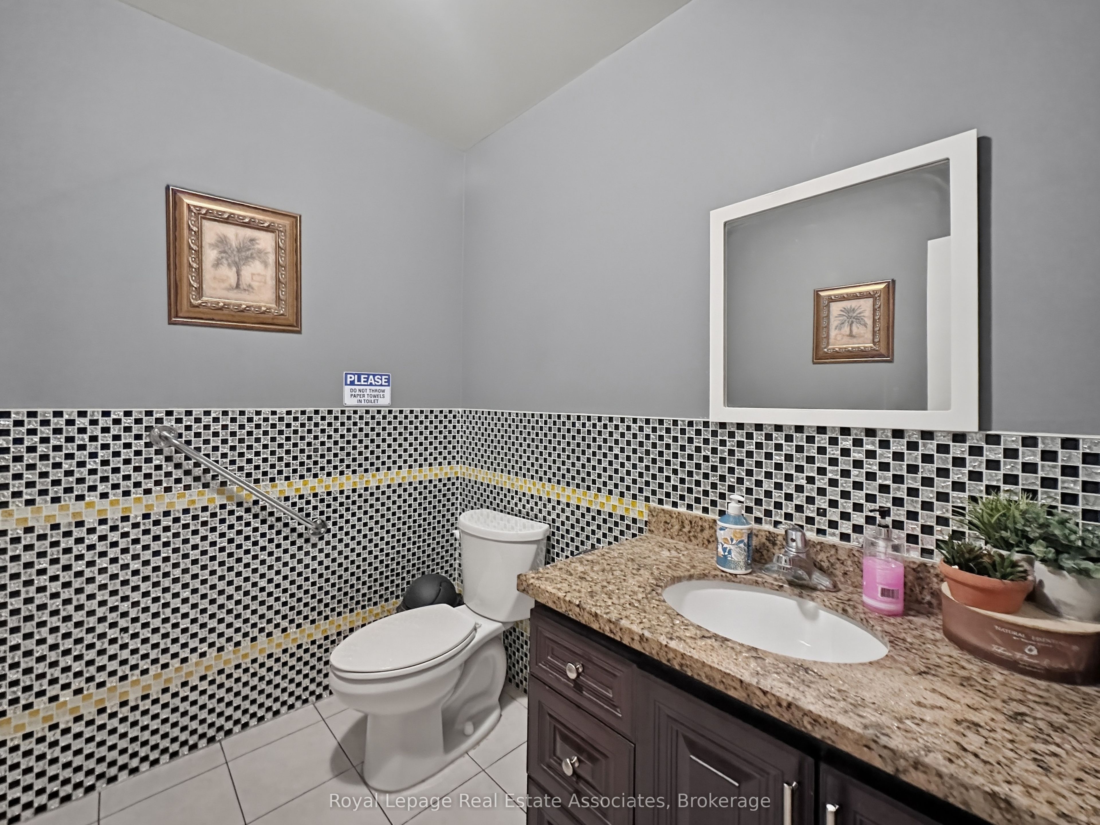 1850 Dundas Street Property Photo 13