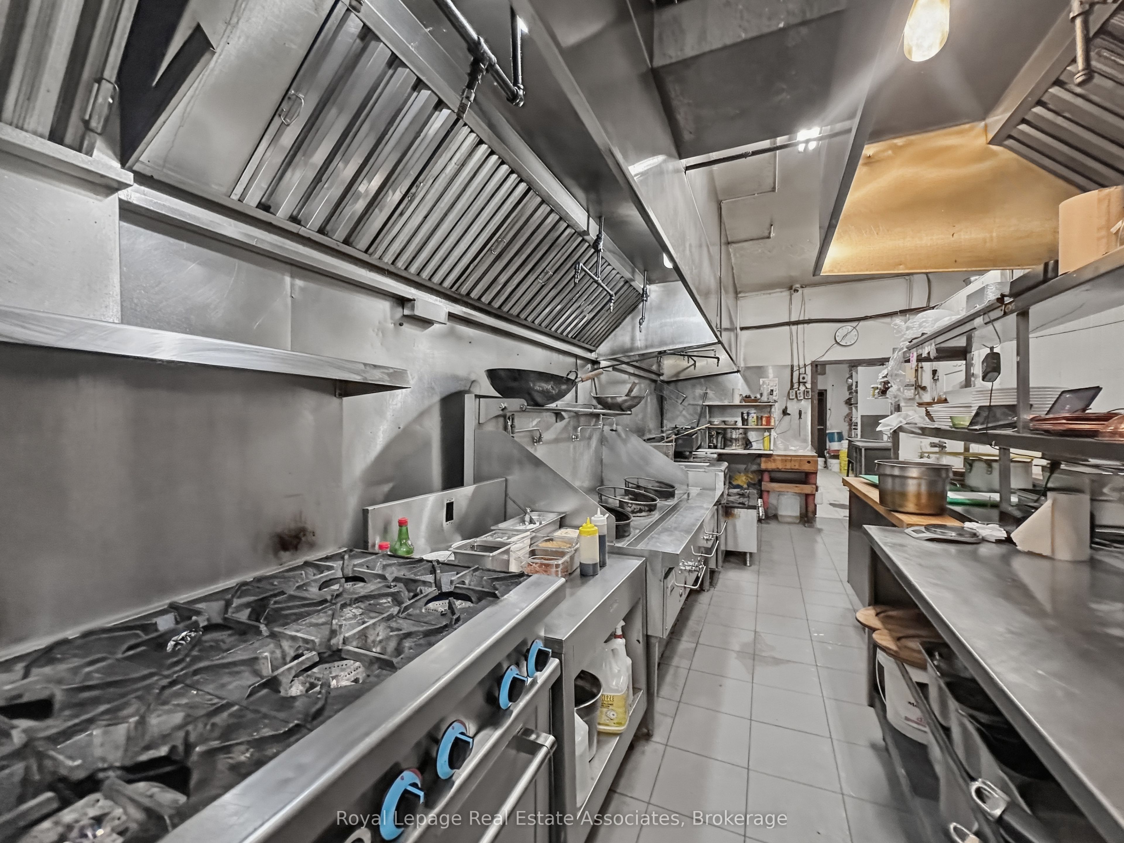 1850 Dundas Street Property Photo 14