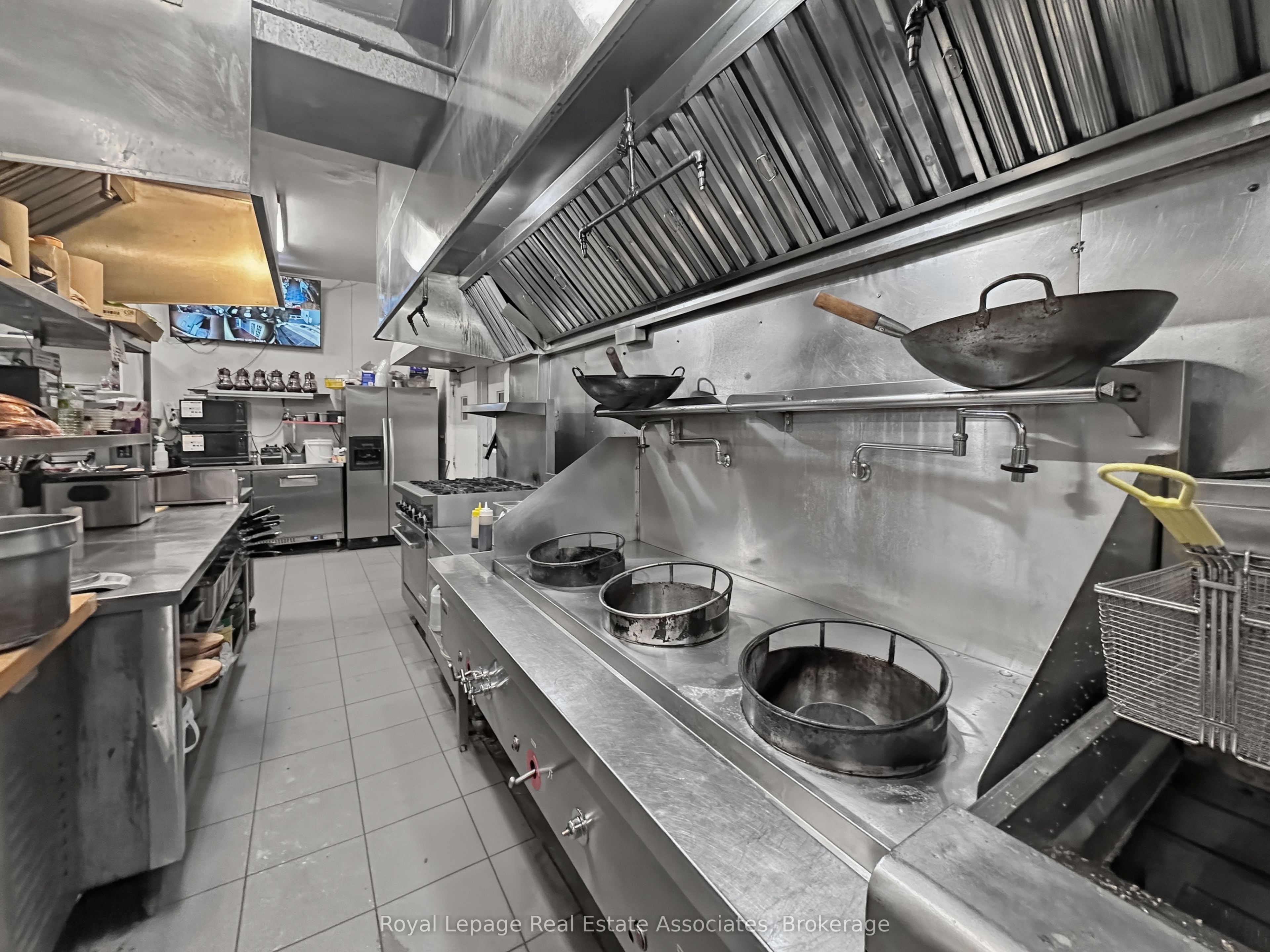 1850 Dundas Street Property Photo 15