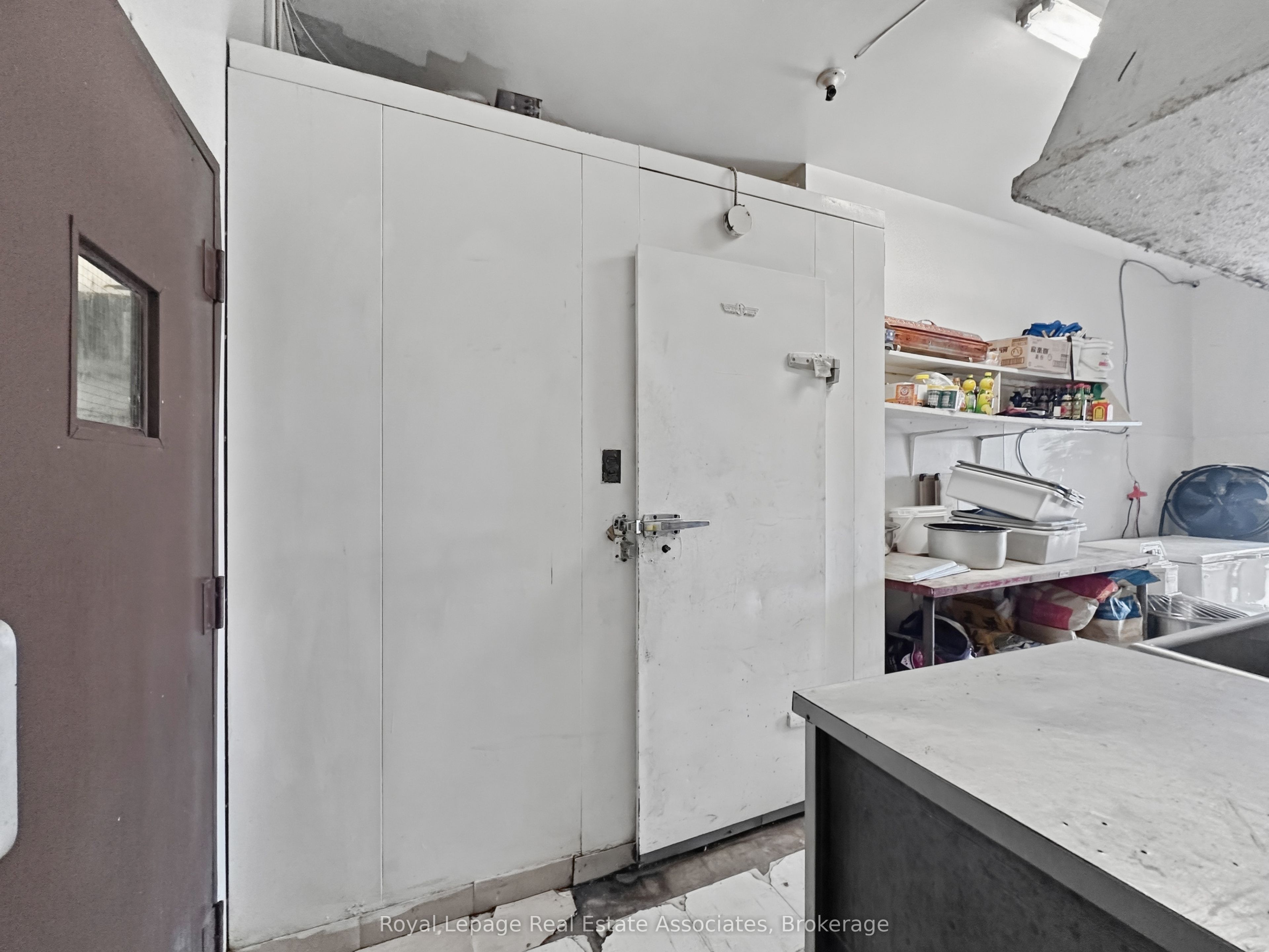 1850 Dundas Street Property Photo 16