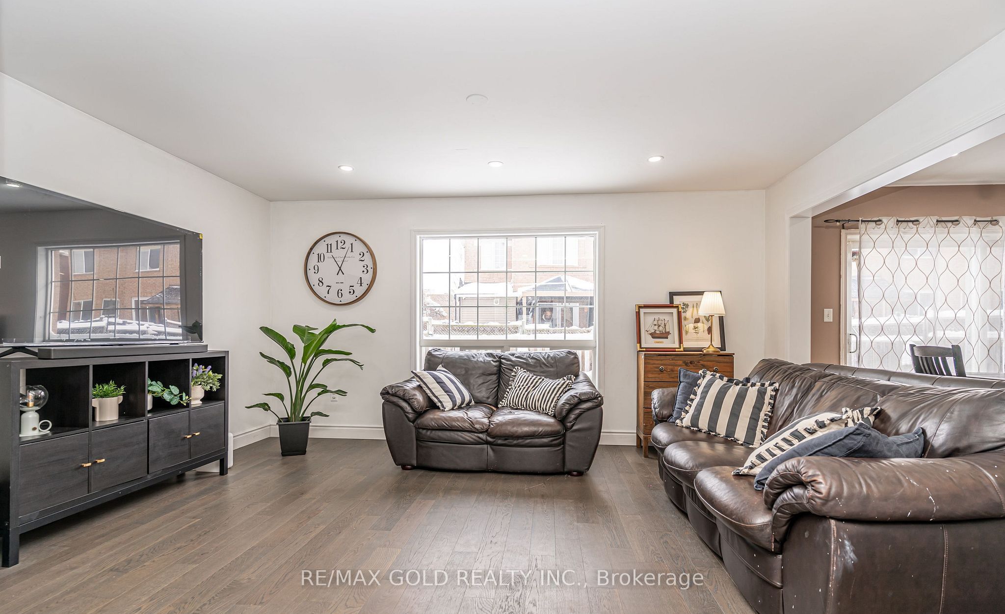 2 Zimmer Street Property Photo 9