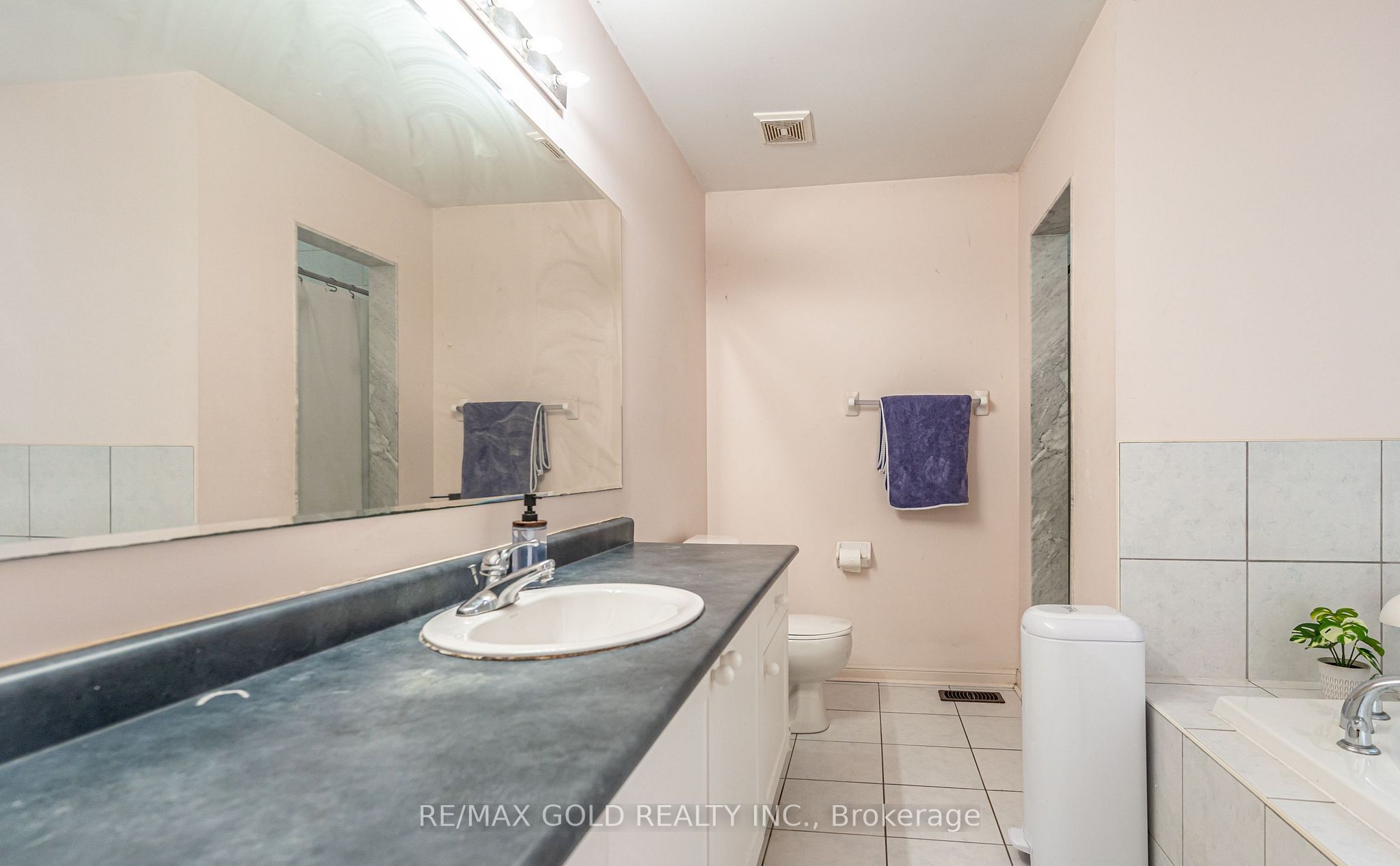 2 Zimmer Street Property Photo 25