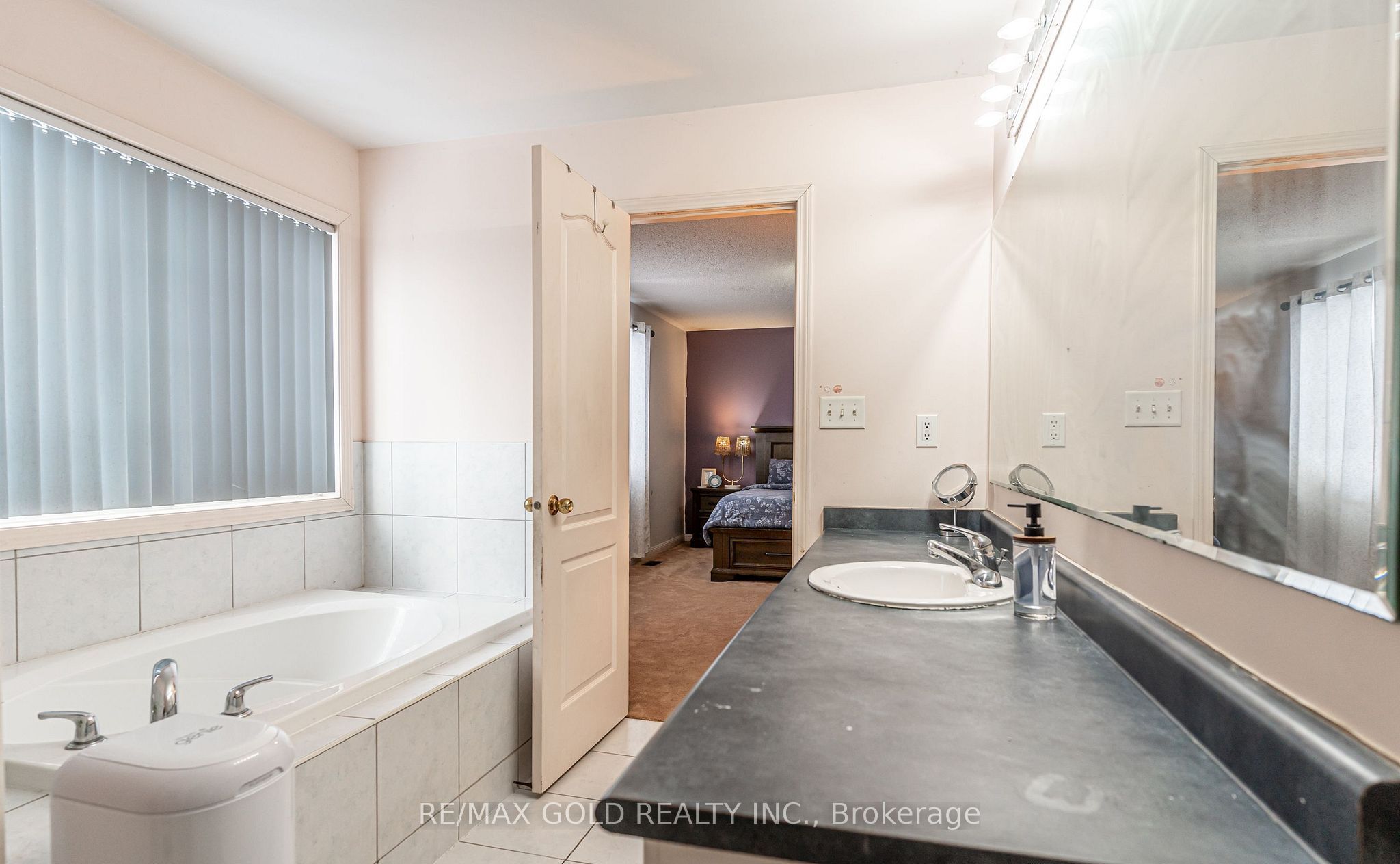 2 Zimmer Street Property Photo 26