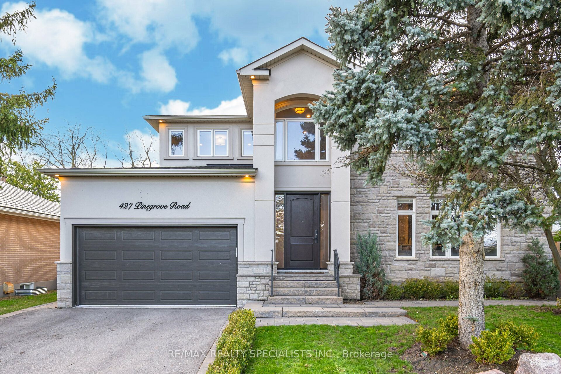 427 Pinegrove Road Property Photo 1