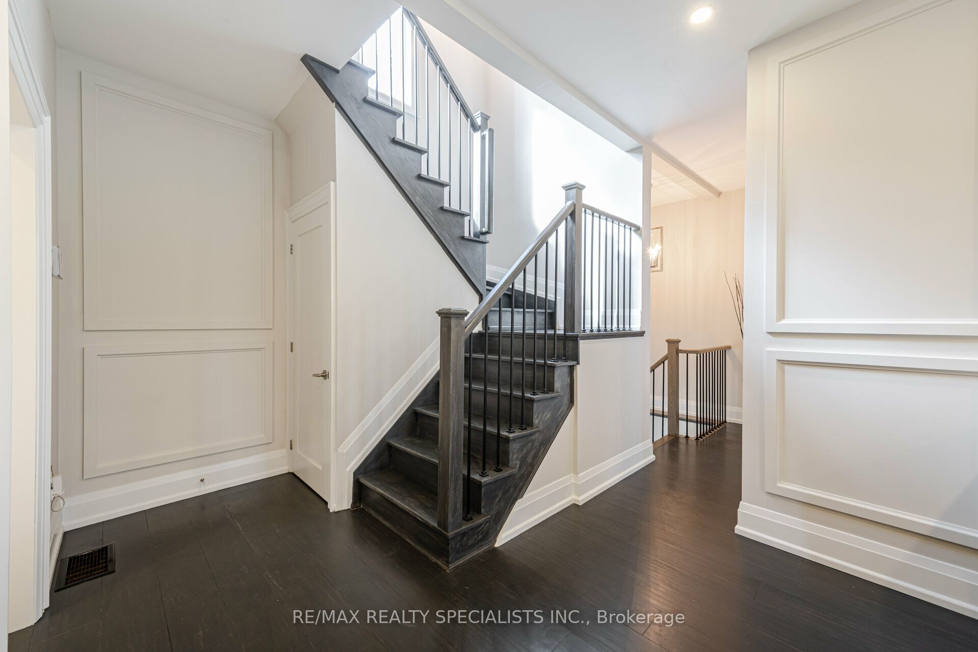 427 Pinegrove Road Property Photo 18