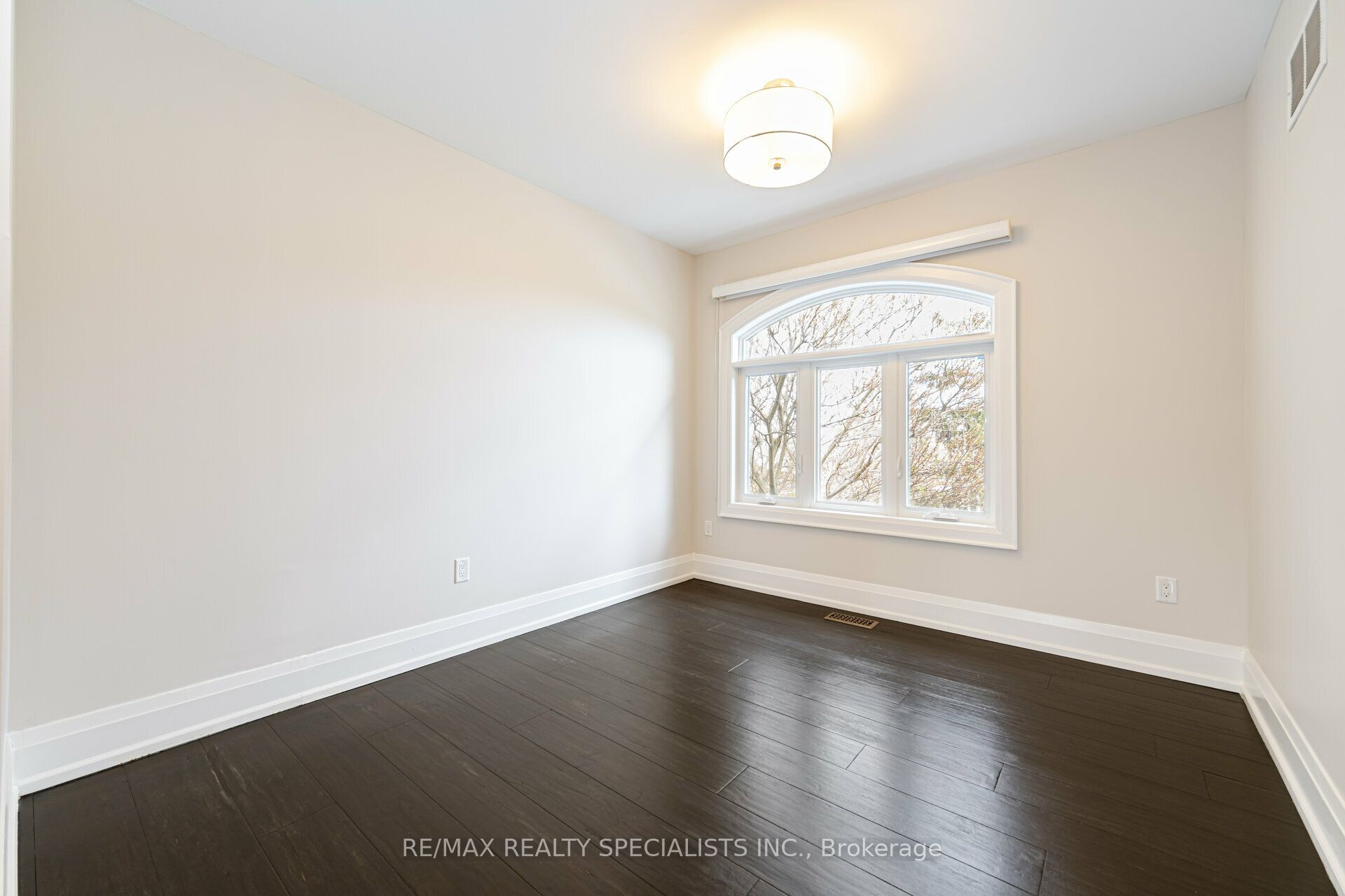 427 Pinegrove Road Property Photo 24
