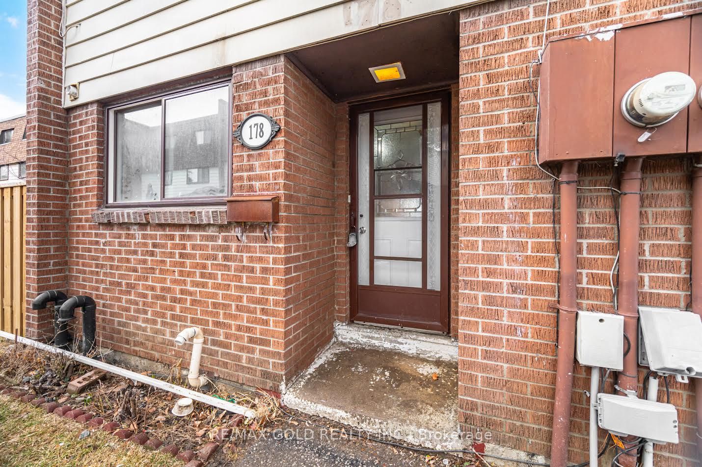 180 Mississauga Valley Boulevard 178 Property Photo 4