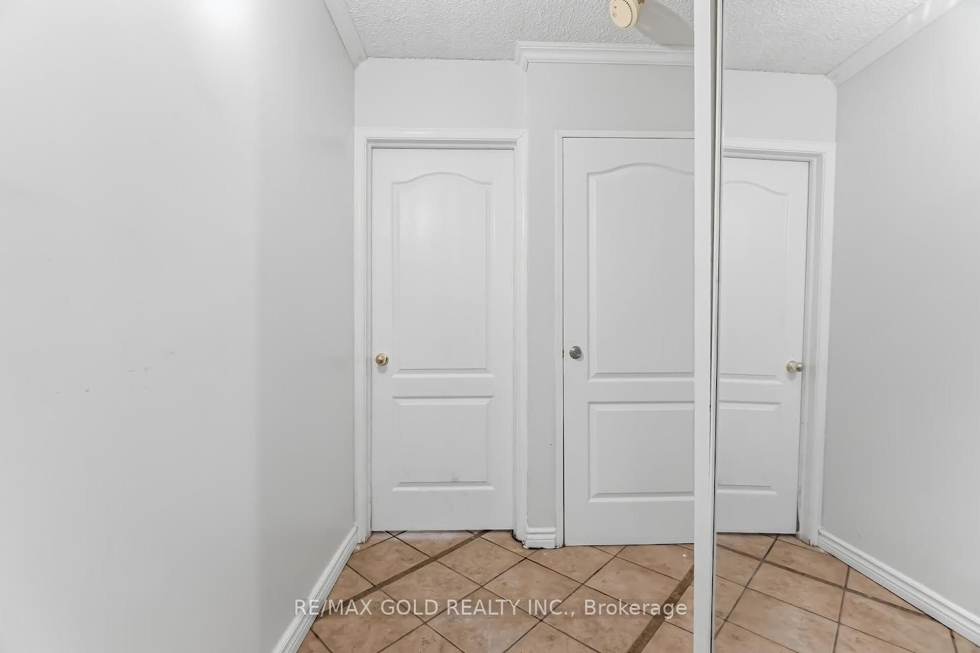 180 Mississauga Valley Boulevard 178 Property Photo 6