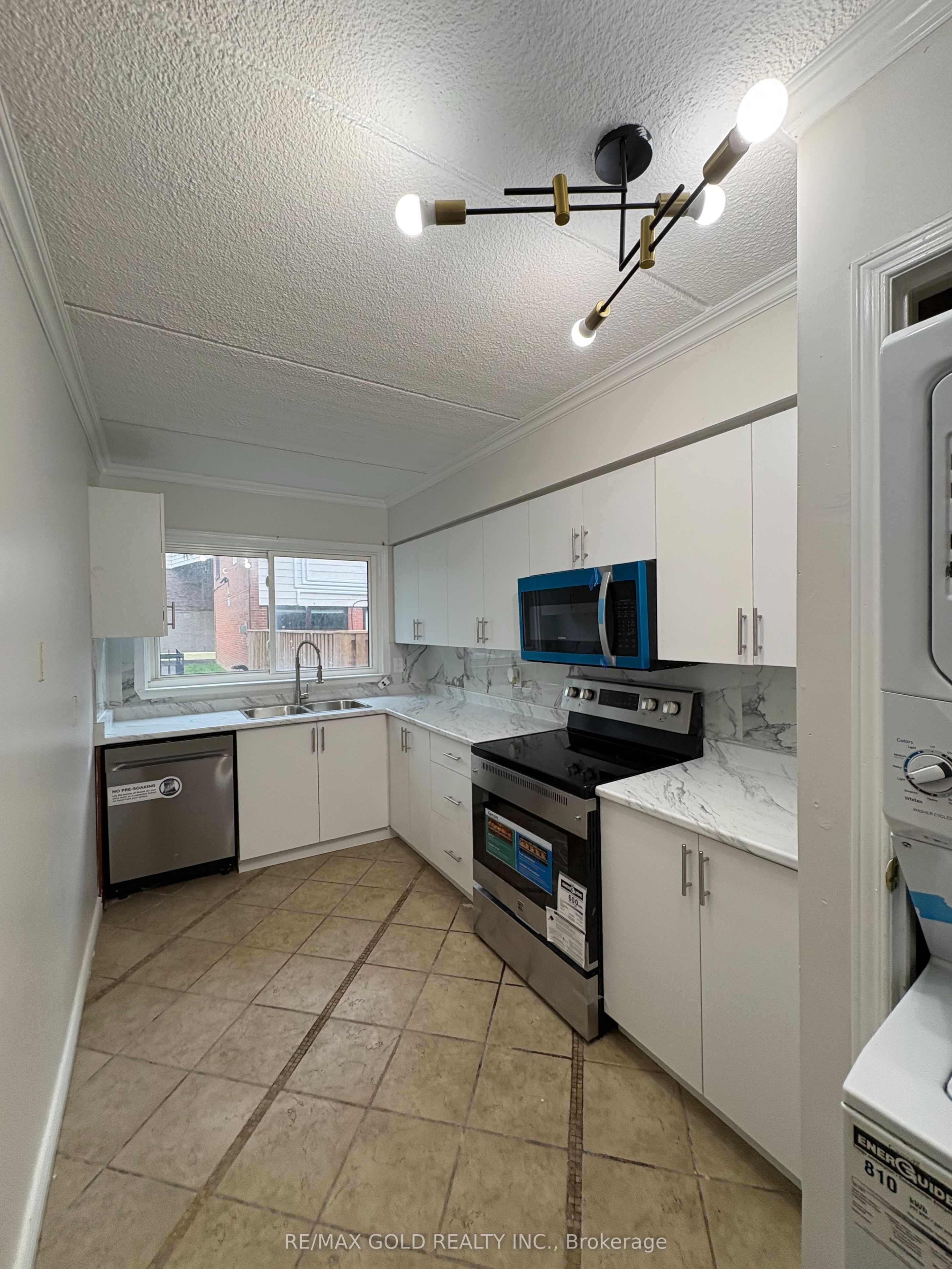 180 Mississauga Valley Boulevard 178 Property Photo 8