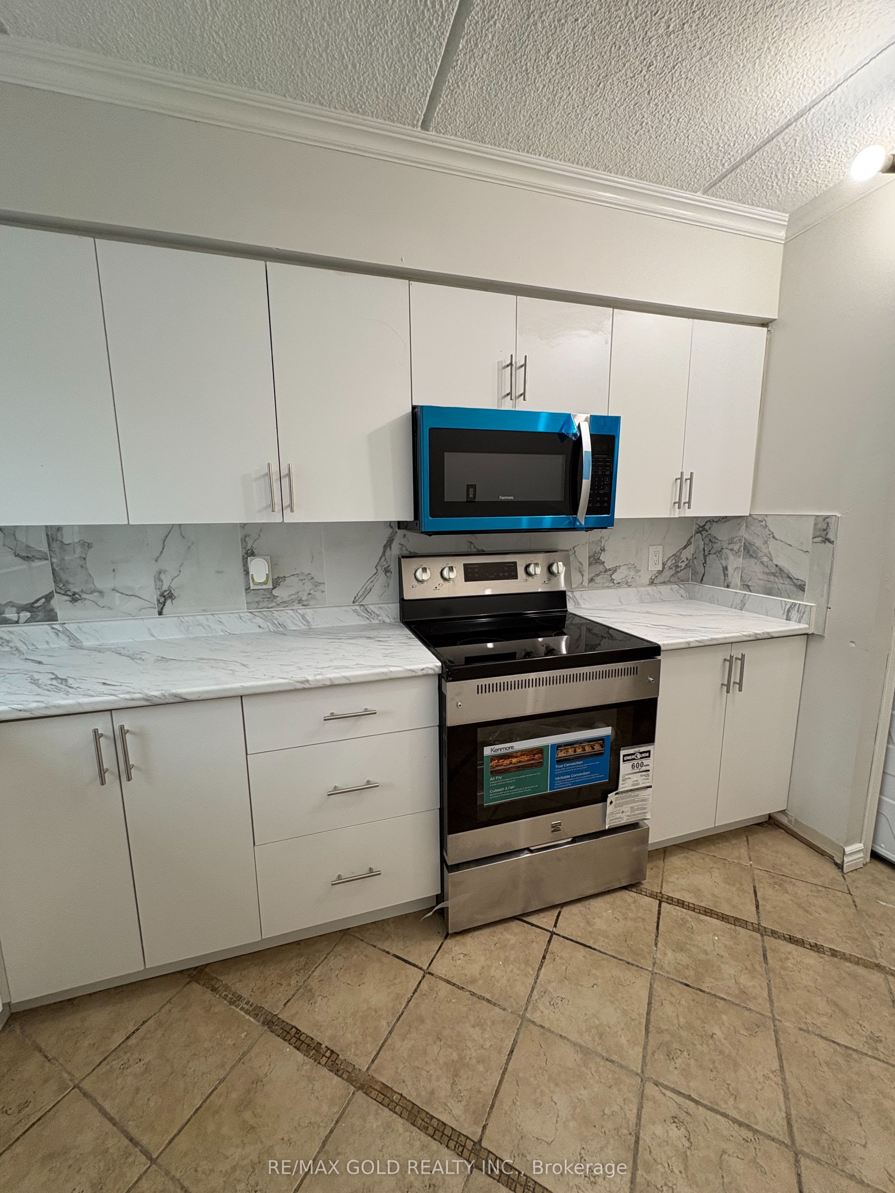 180 Mississauga Valley Boulevard 178 Property Photo 10