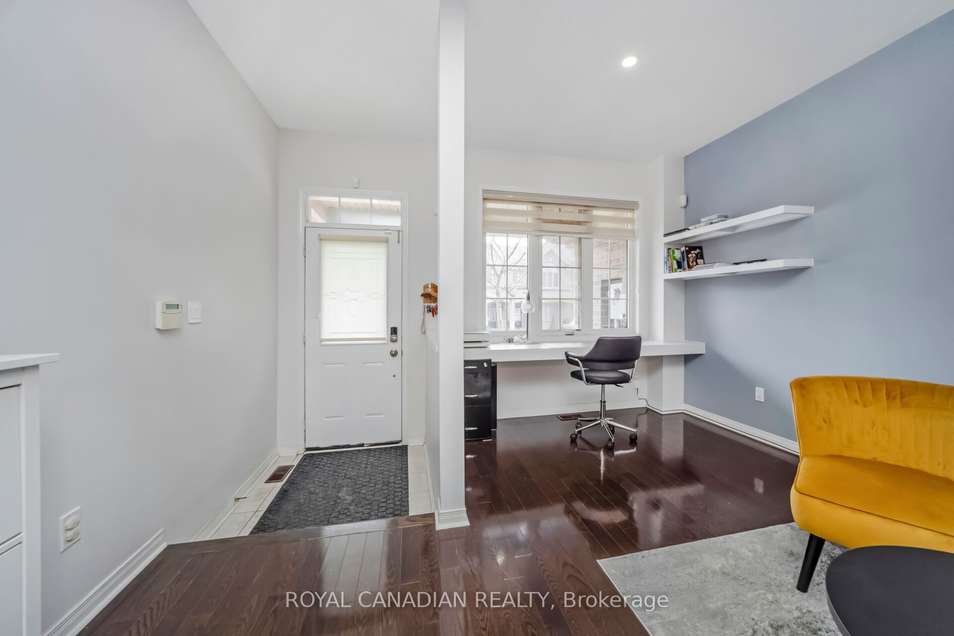 10 Yellowknife Road Property Photo 2
