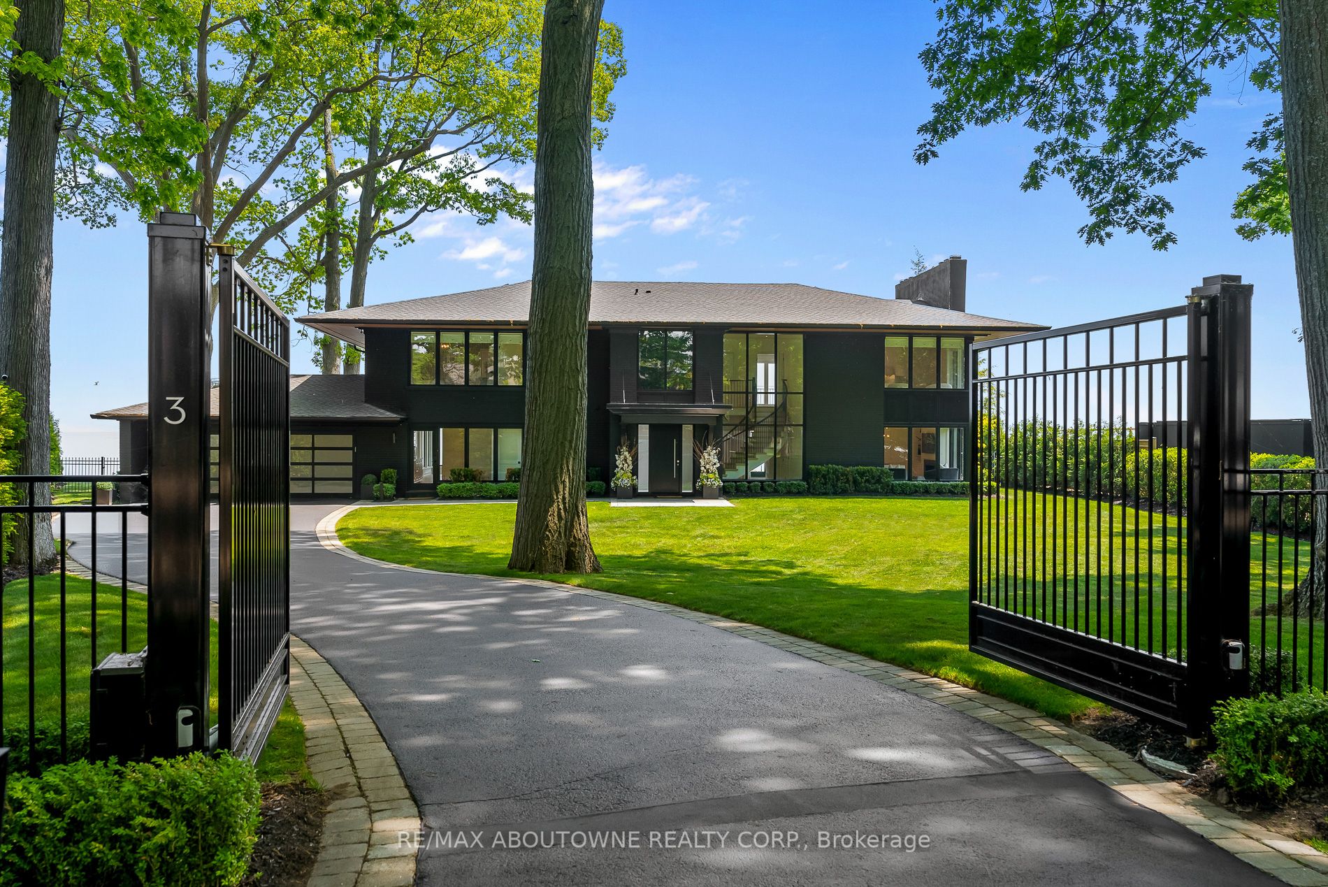 3 Ennisclare Drive
