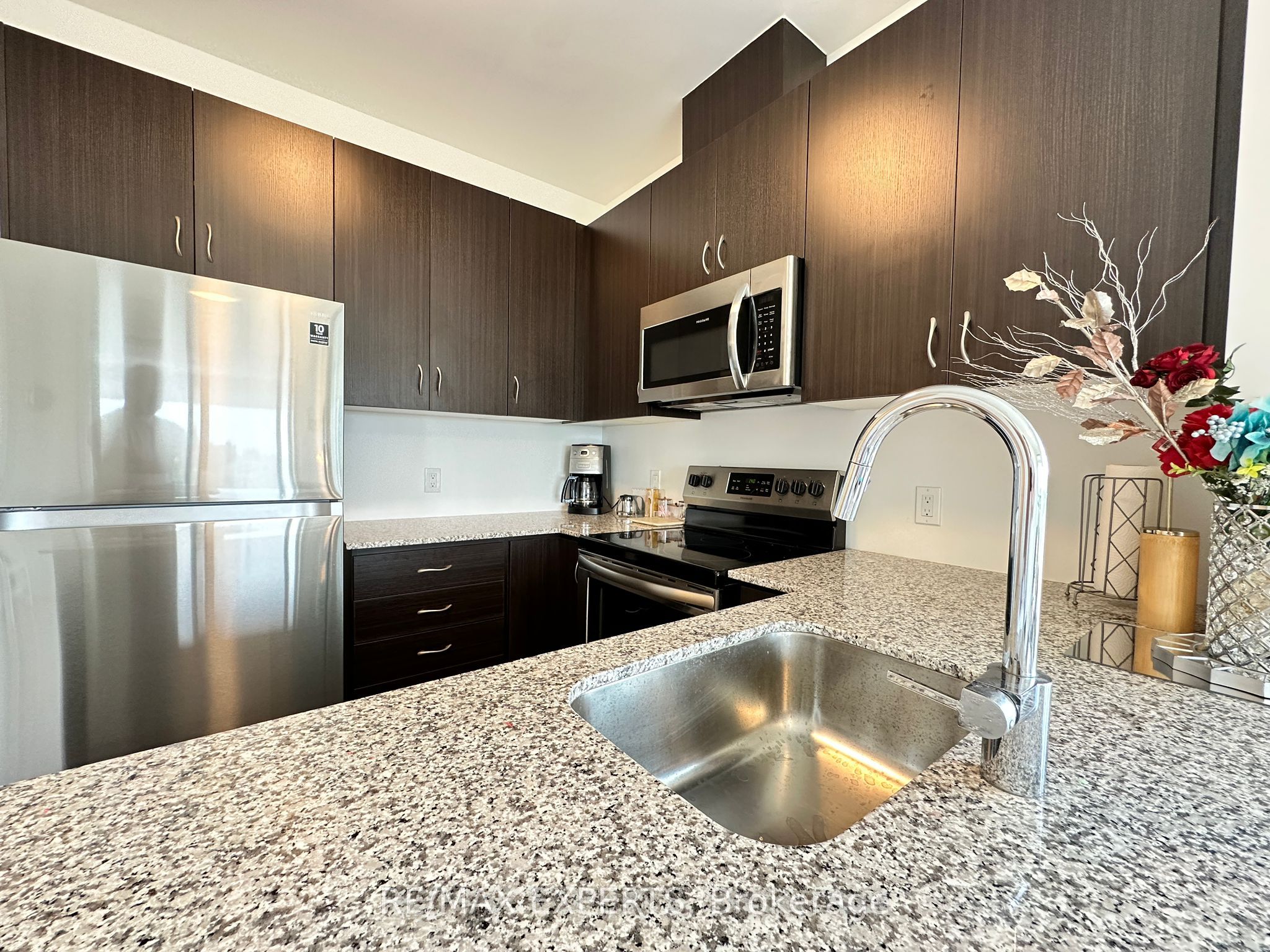 95 W Dundas Street W 206 Property Photo 15