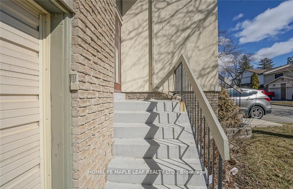 113 Ashton Crescent 113 Property Photo 3