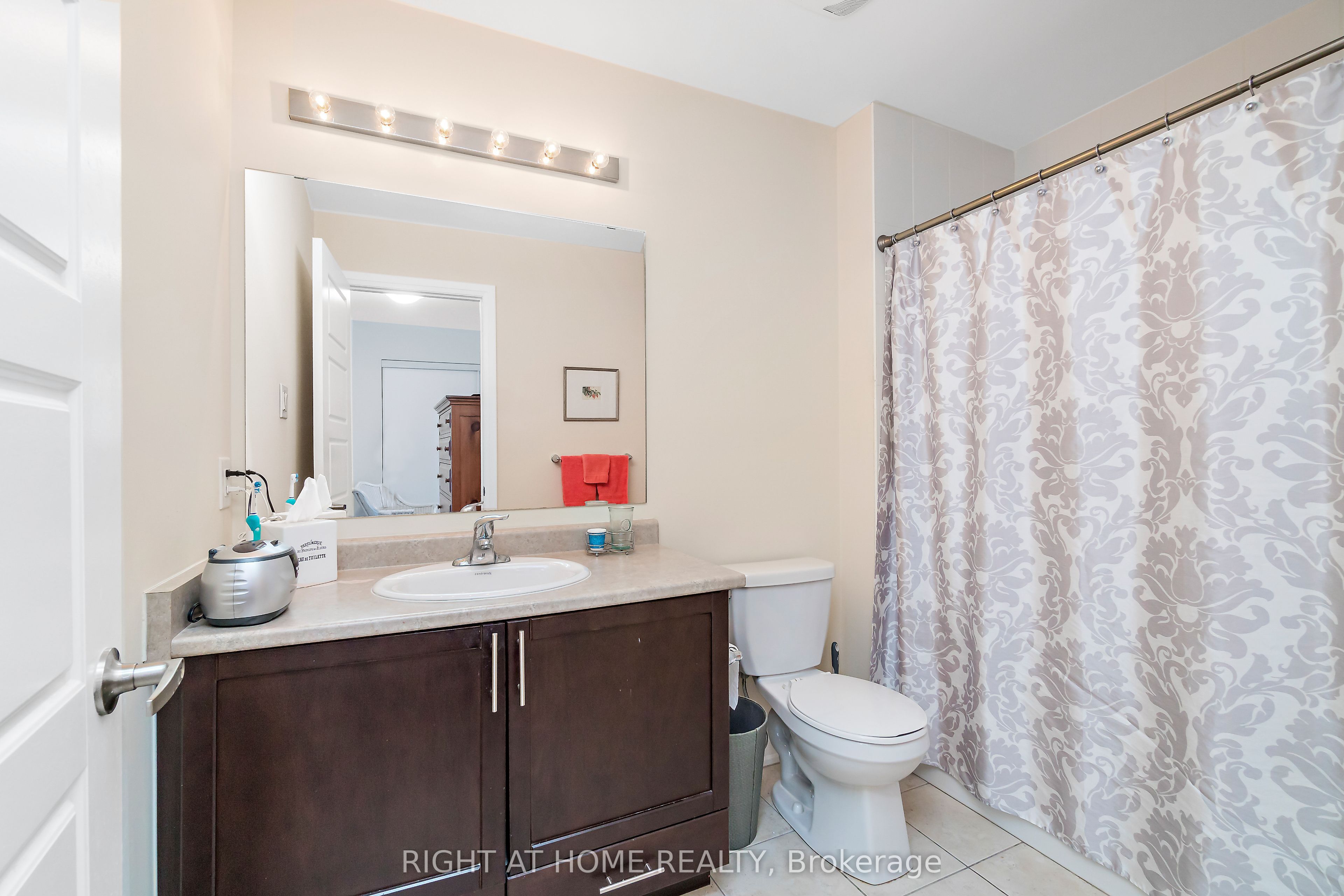 1268 Main Street E Property Photo 25