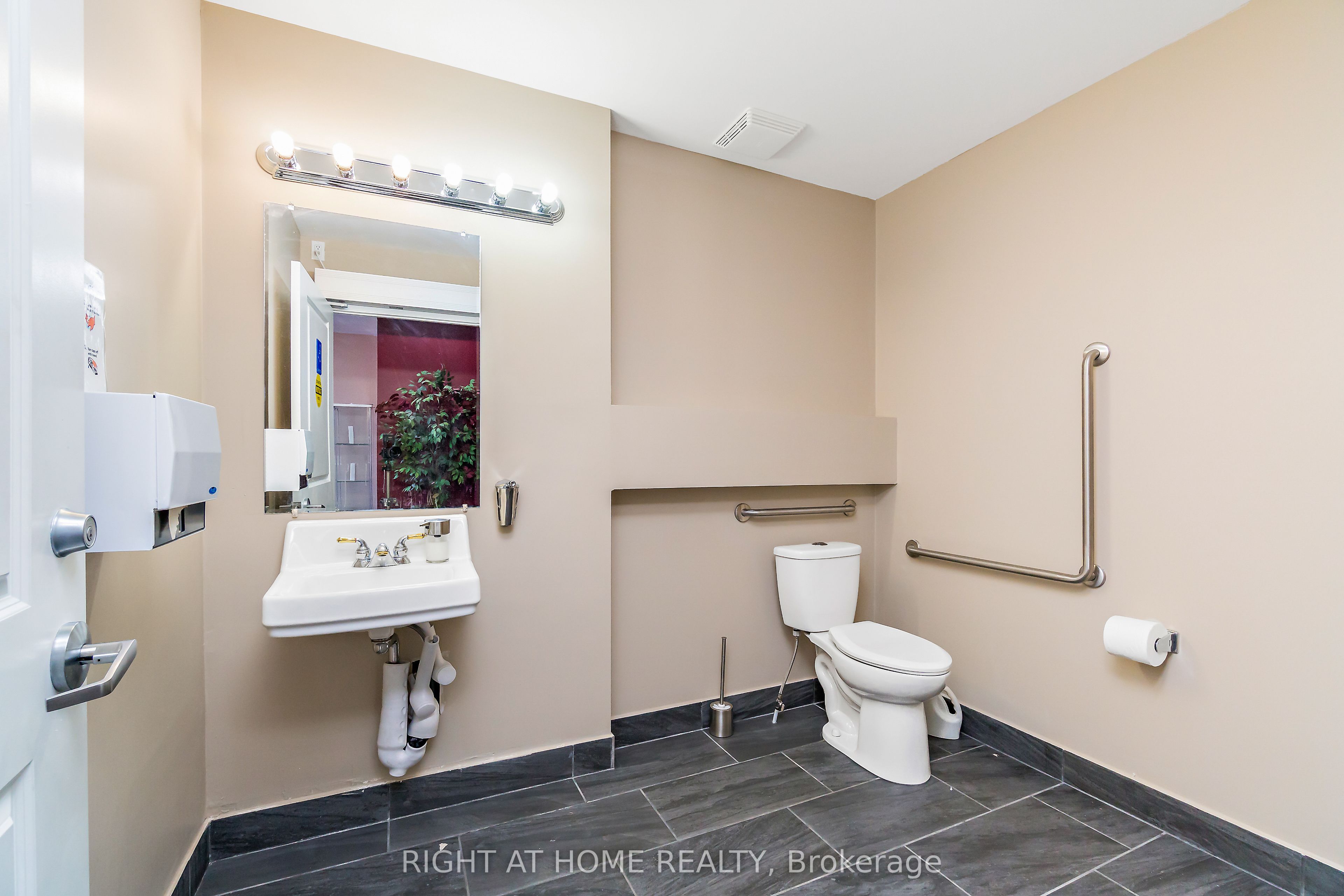 1268 Main Street E Property Photo 35