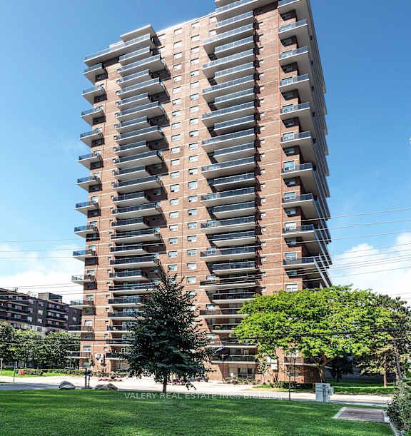70 Park Street E 906 Property Photo 1