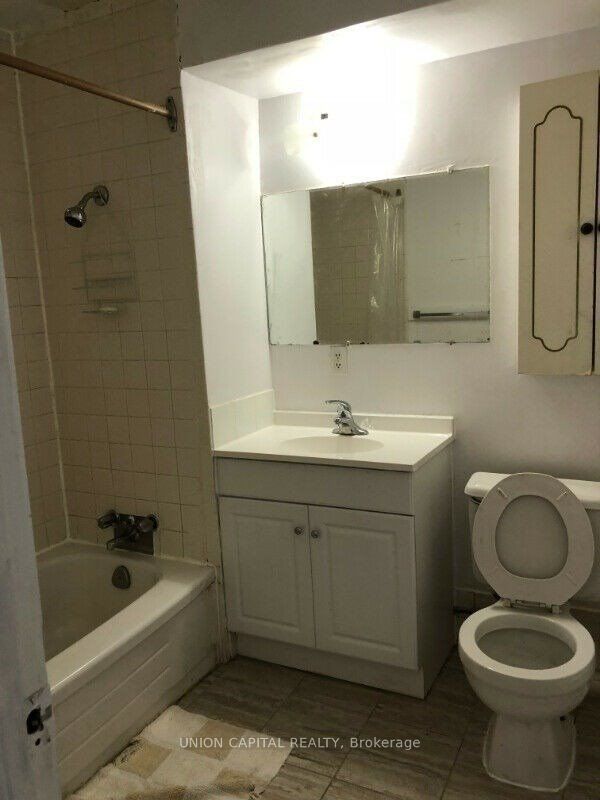 2015 Davenport Road 2 Property Photo 7