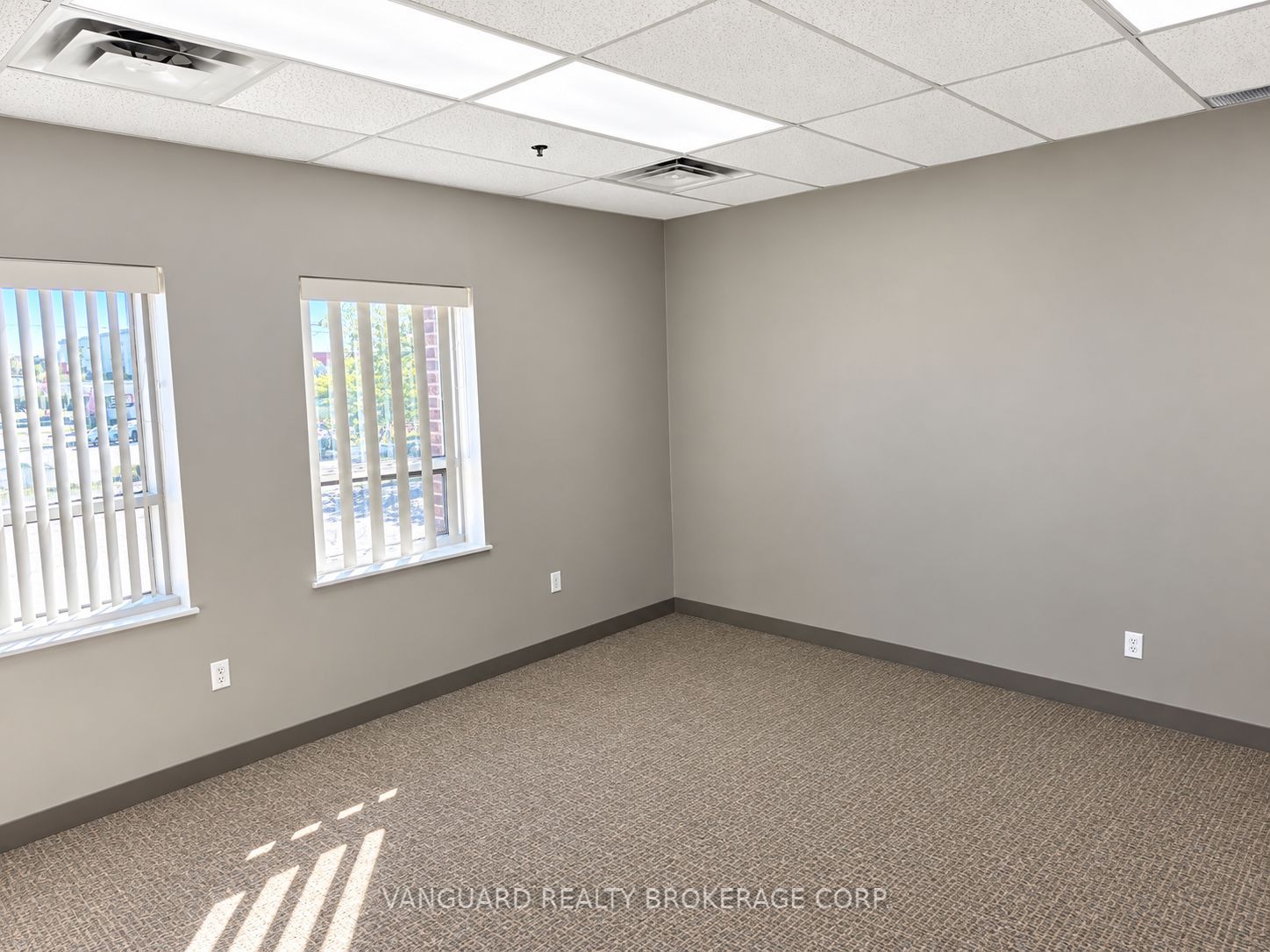 4476 Chesswood Drive 1-4 Property Photo 5