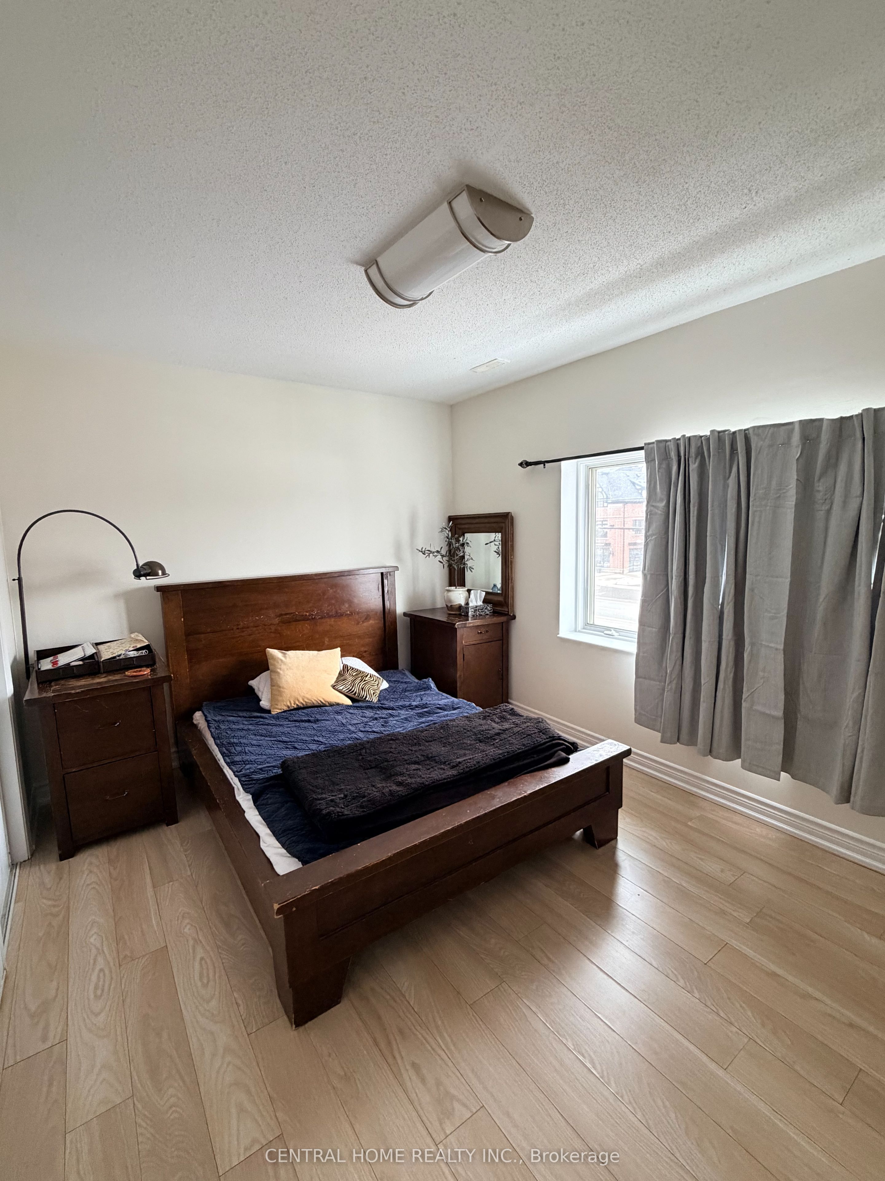 414 Plains Road E Property Photo 12