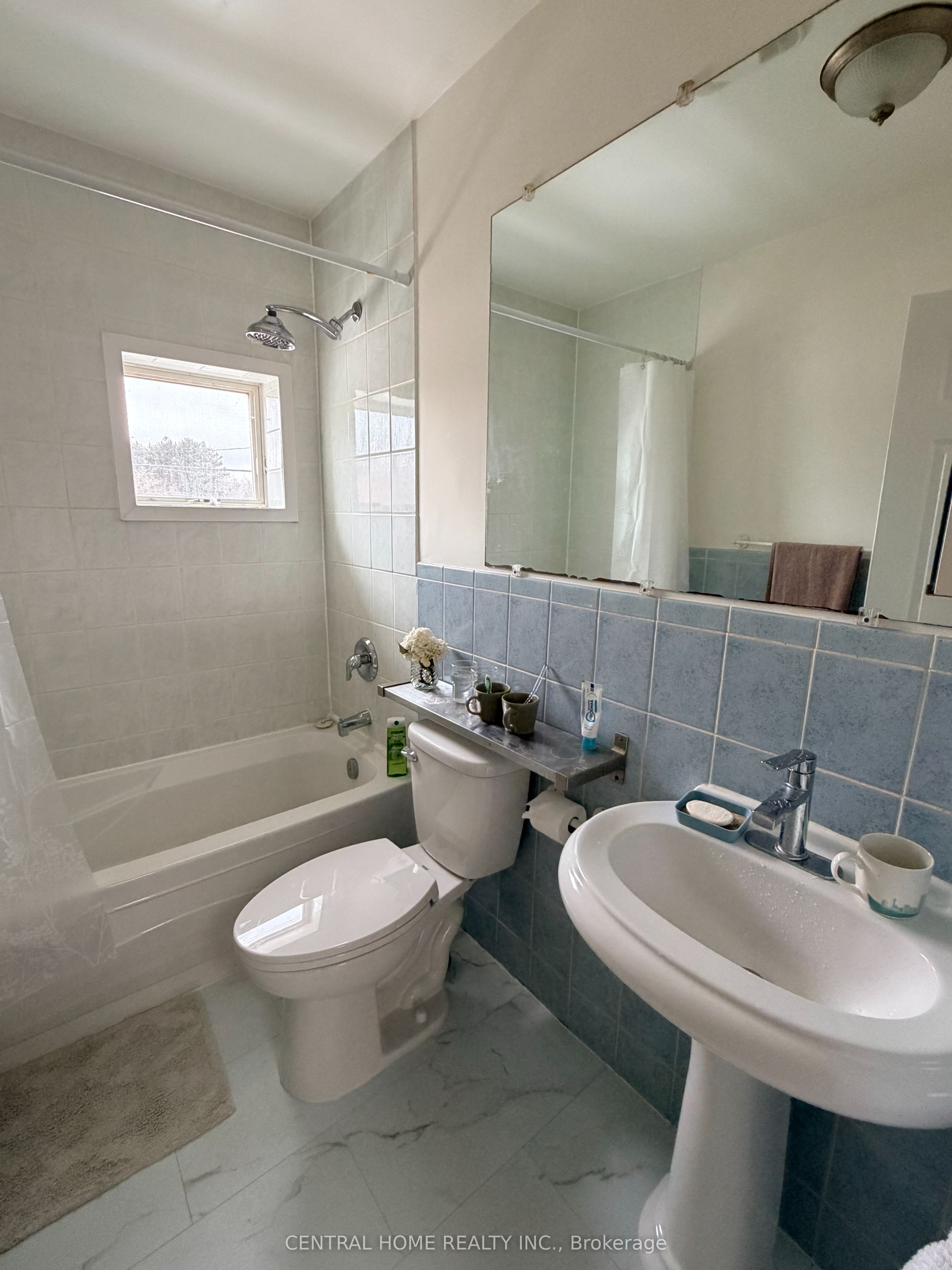 414 Plains Road E Property Photo 13