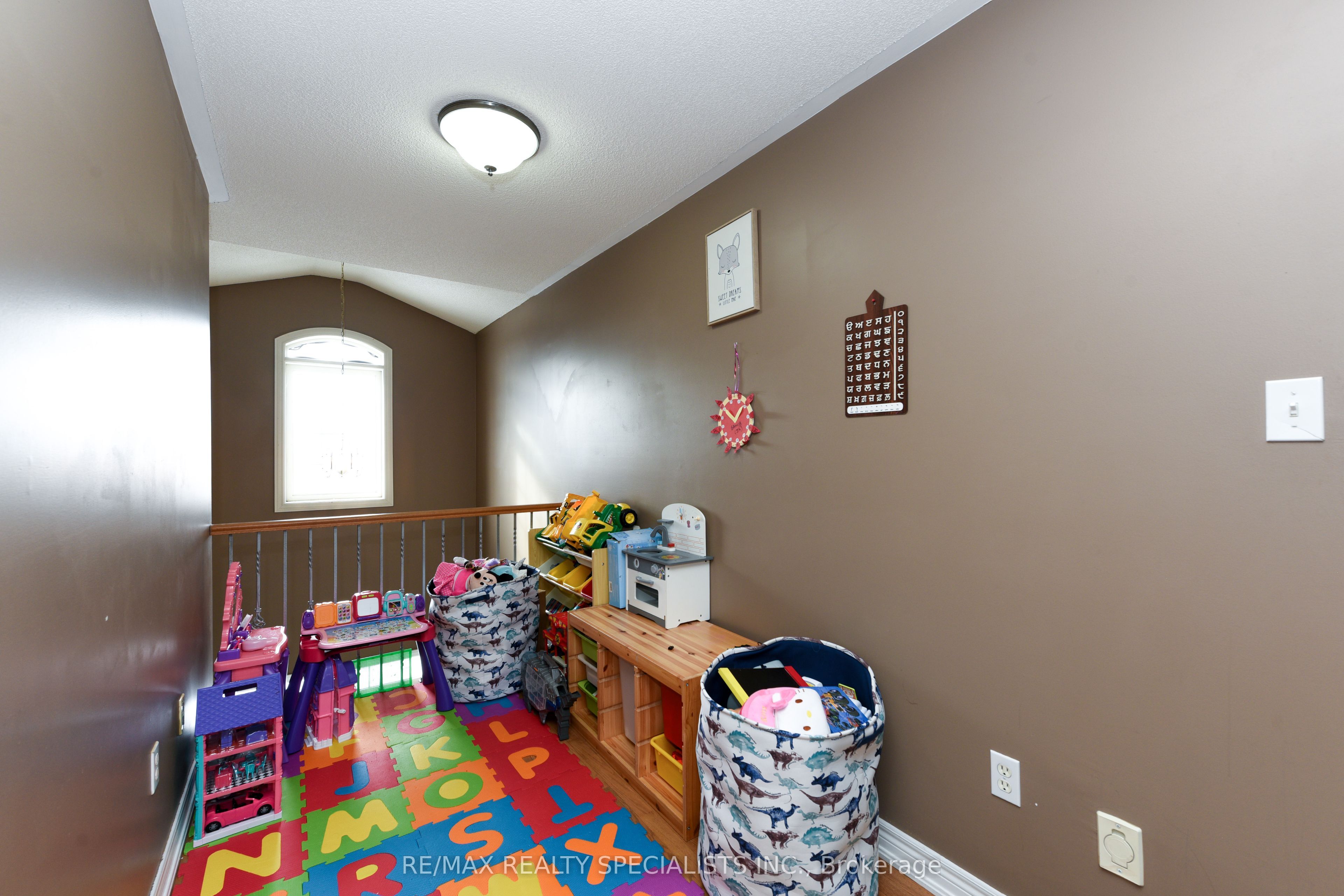 41 Madronna Gardens Property Photo 37