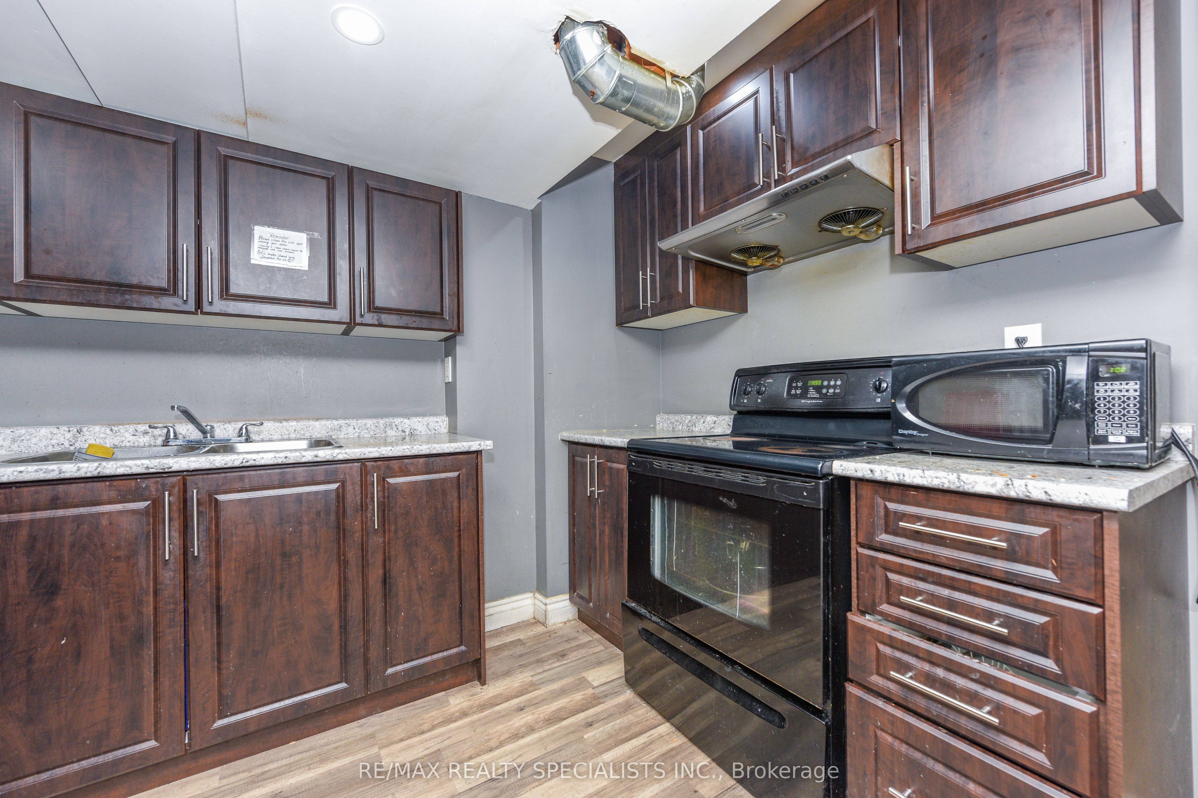 41 Madronna Gardens Property Photo 44