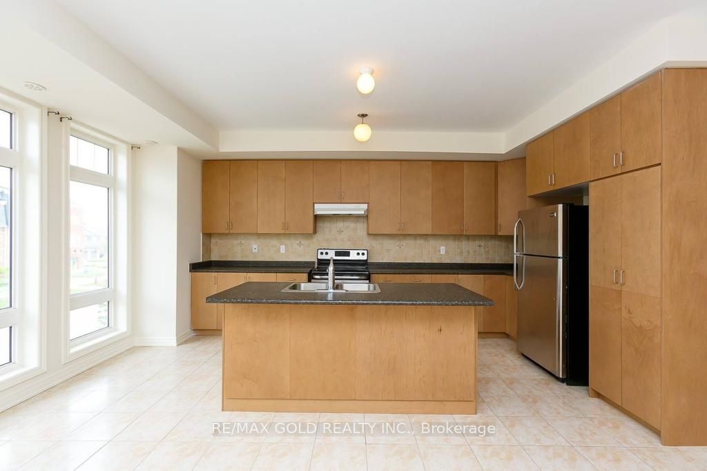 137 Inspire Boulevard Property Photo 7