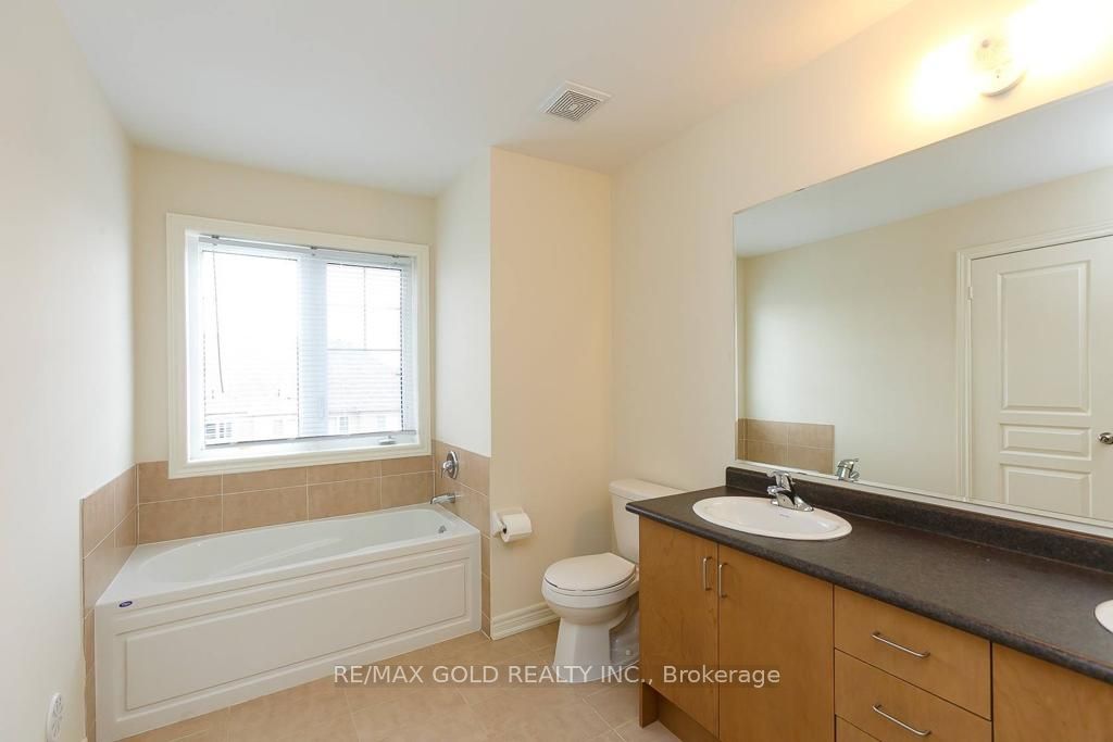 137 Inspire Boulevard Property Photo 11