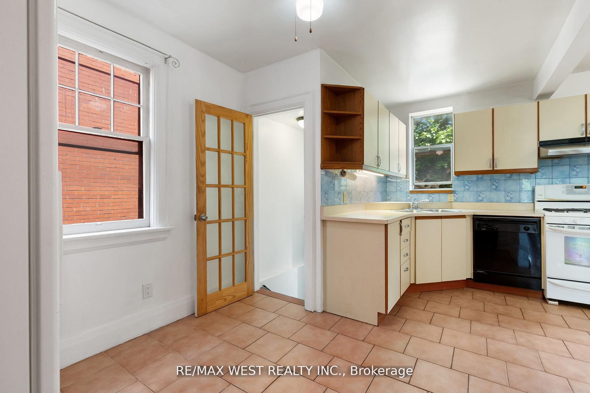 2317 Weston Road Property Photo 10