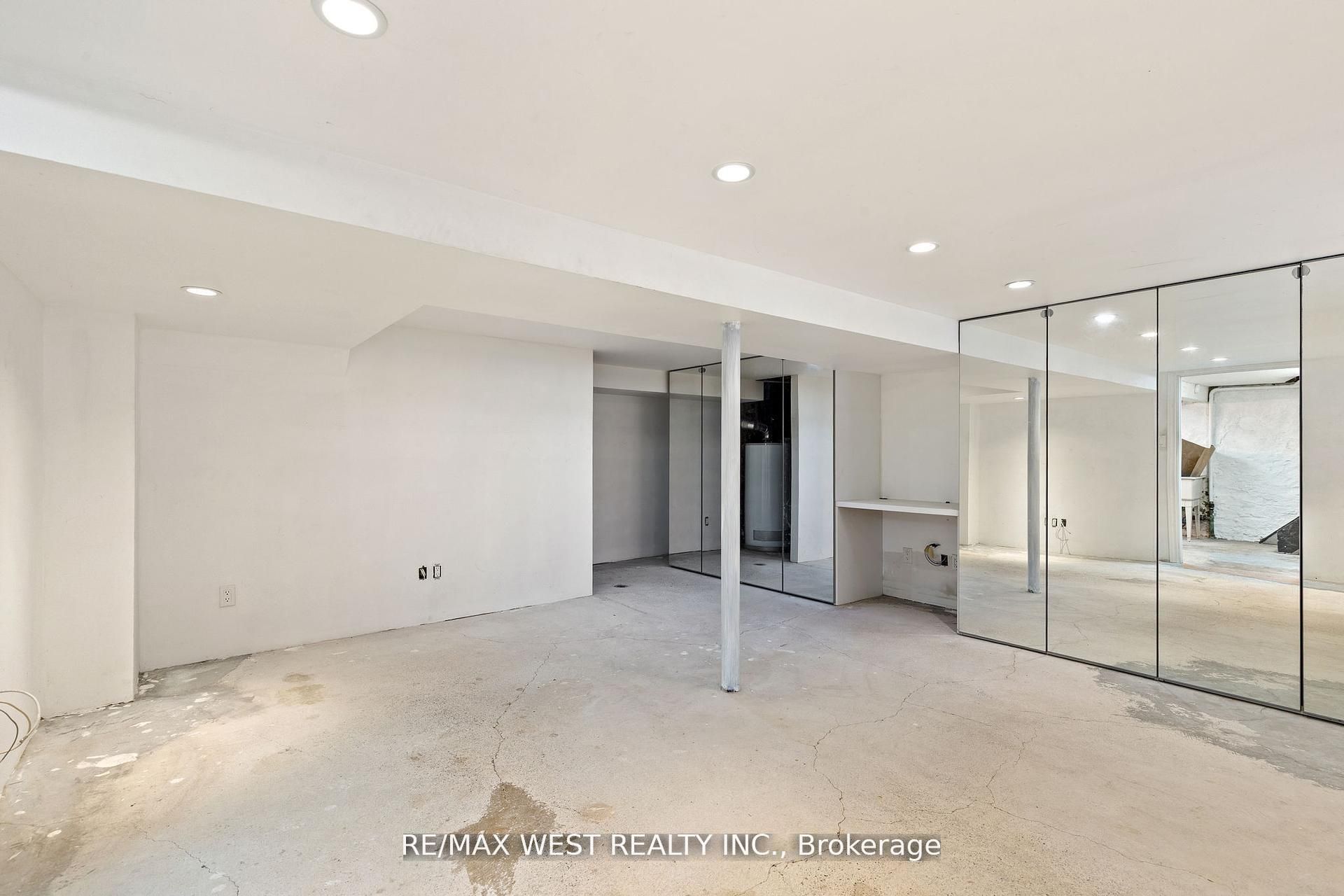 2317 Weston Road Property Photo 15