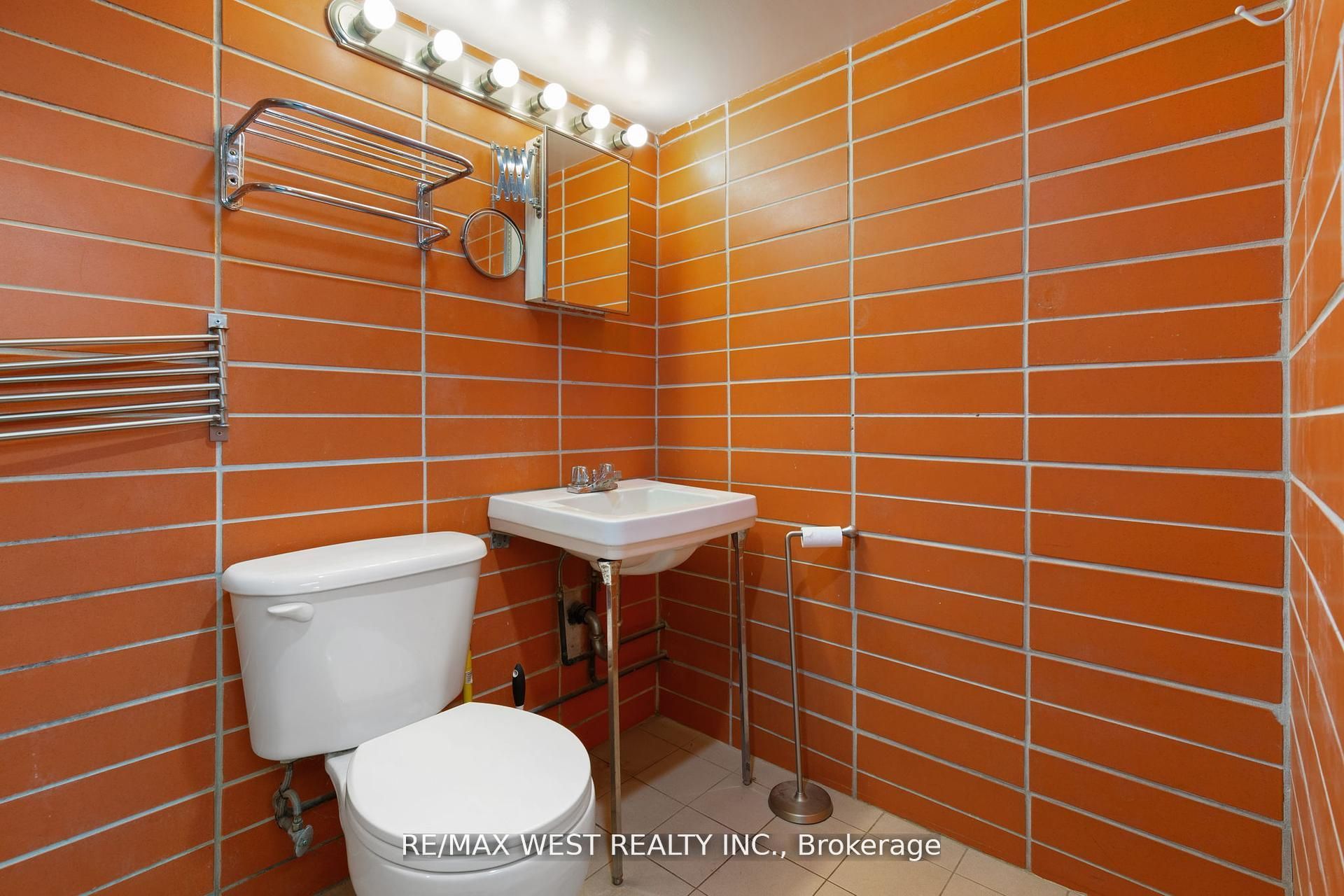 2317 Weston Road Property Photo 17