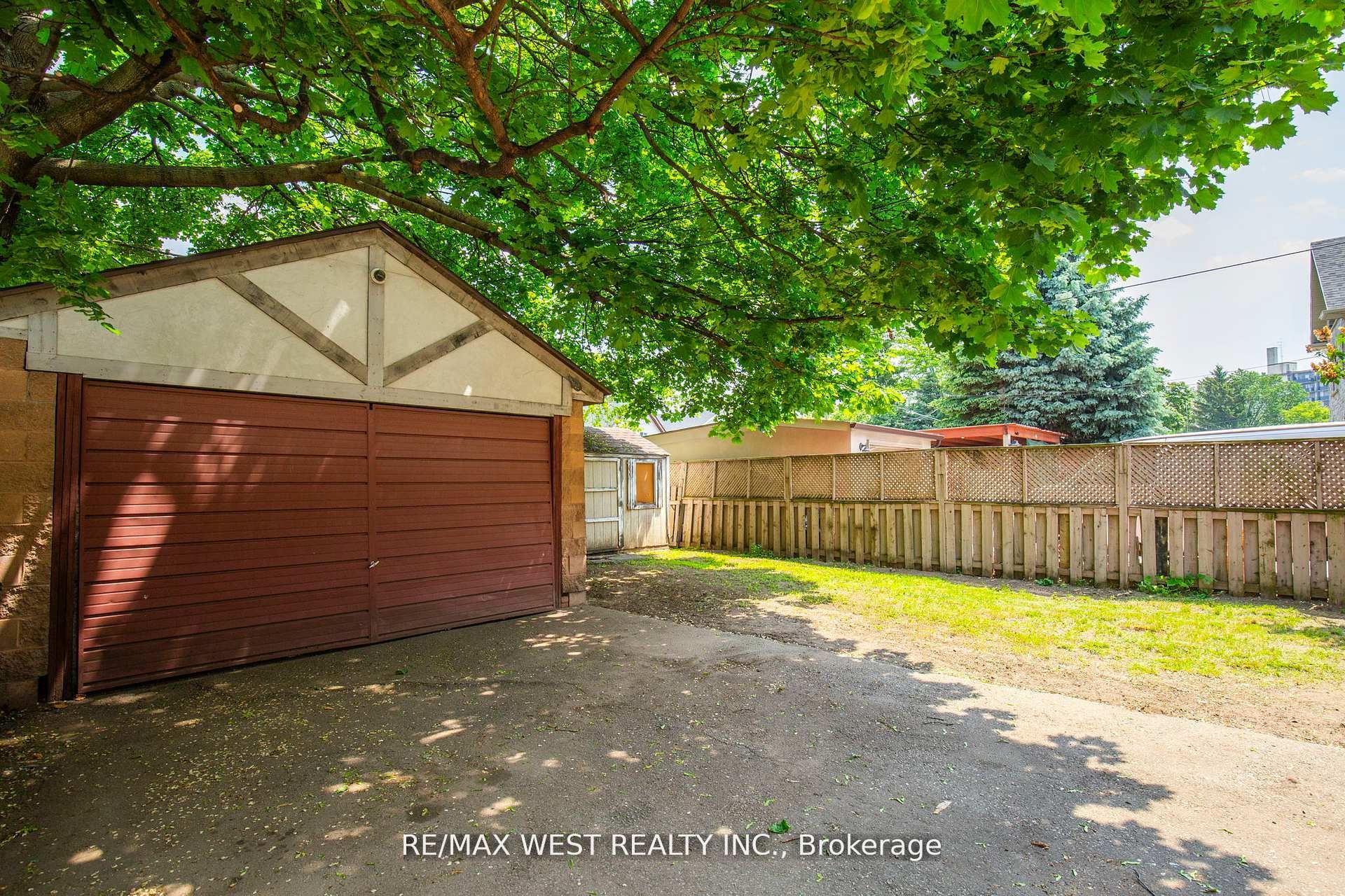 2317 Weston Road Property Photo 20