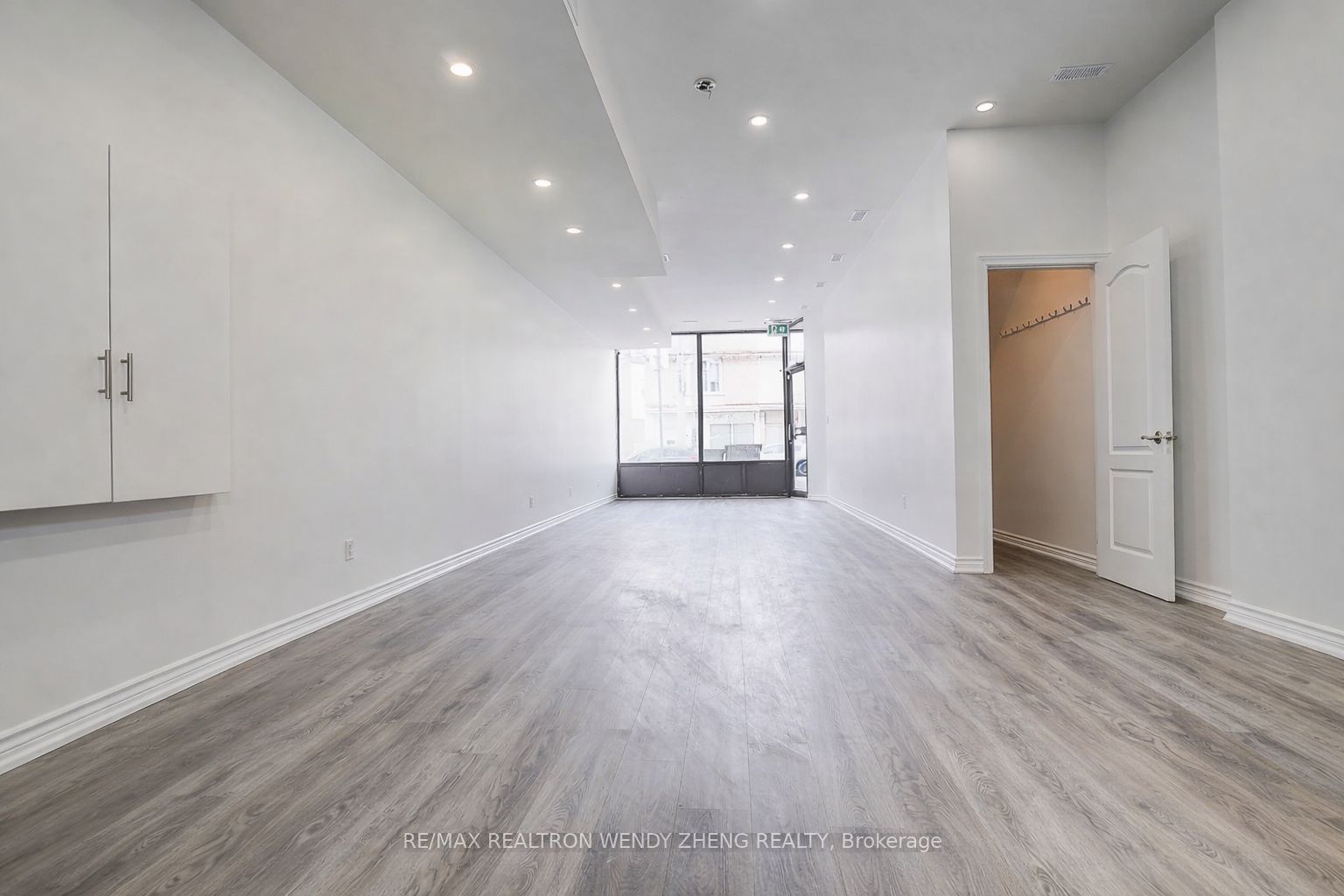 1015 Weston Road Property Photo 7
