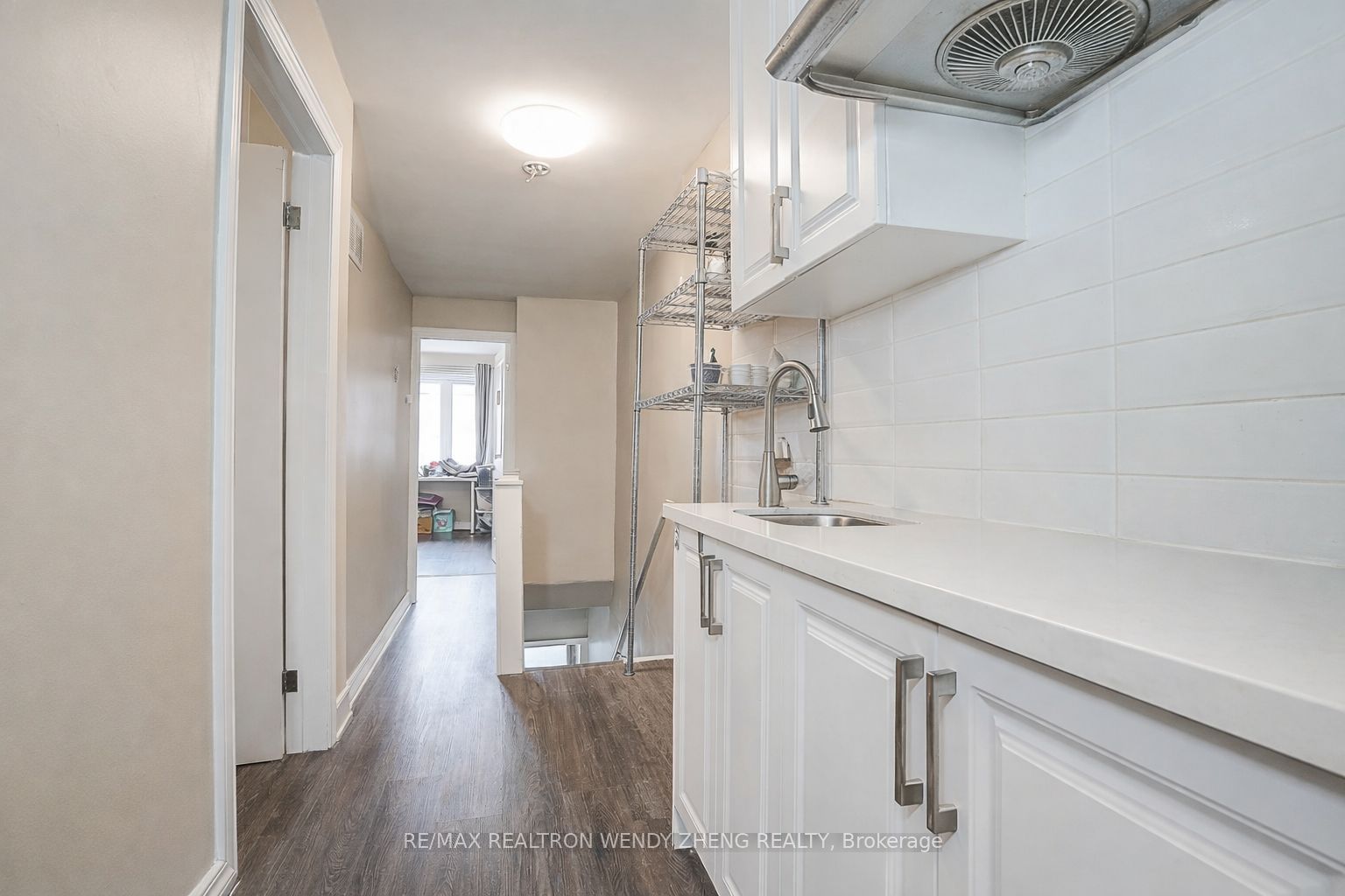 1015 Weston Road Property Photo 13