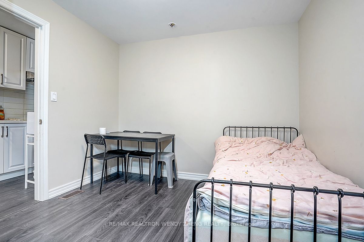 1015 Weston Road Property Photo 23