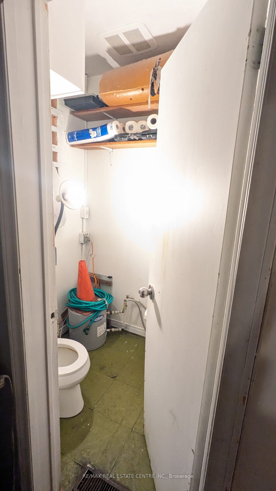 19 John Street Property Photo 48