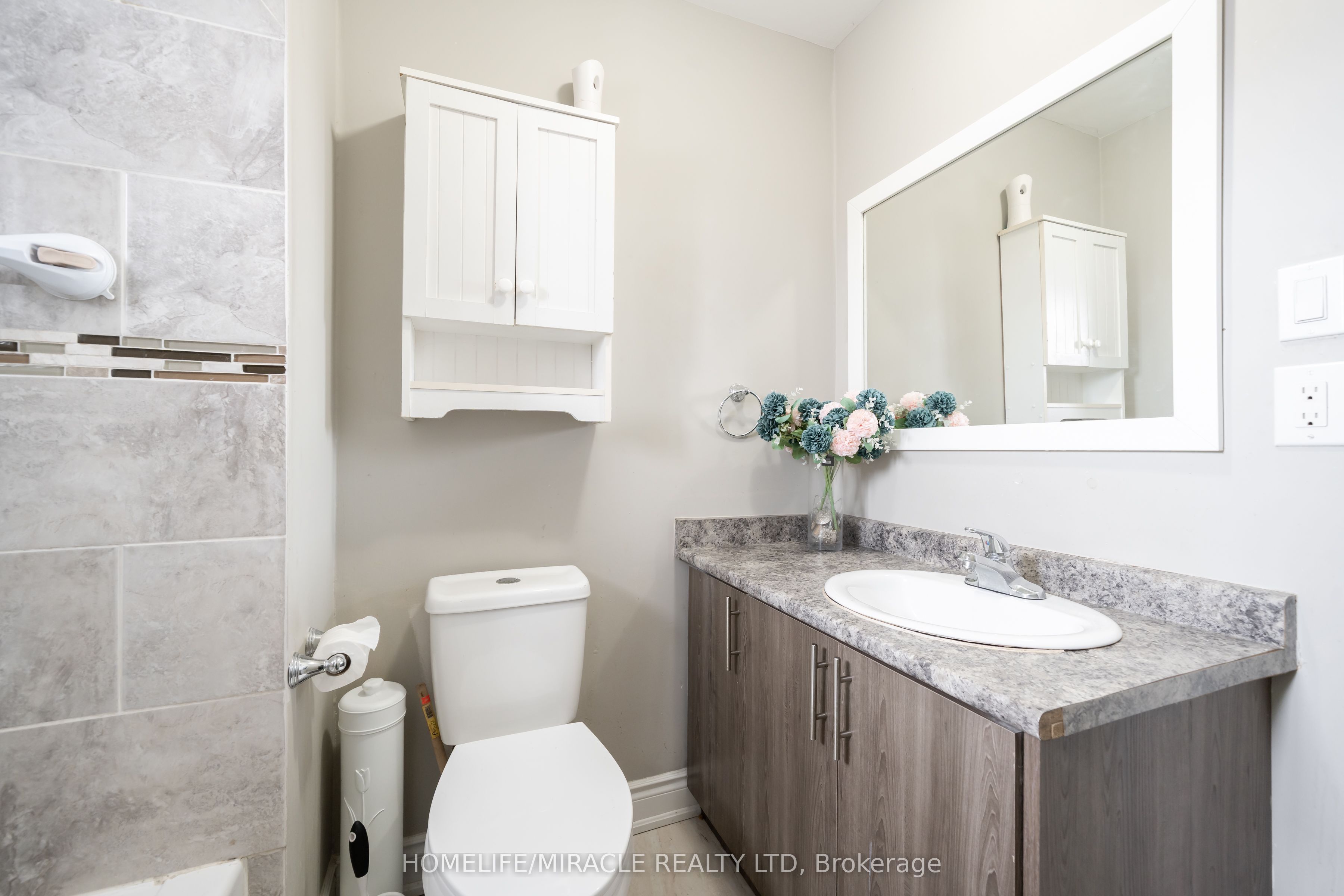 150 Enderby Crescent 150 Property Photo 9