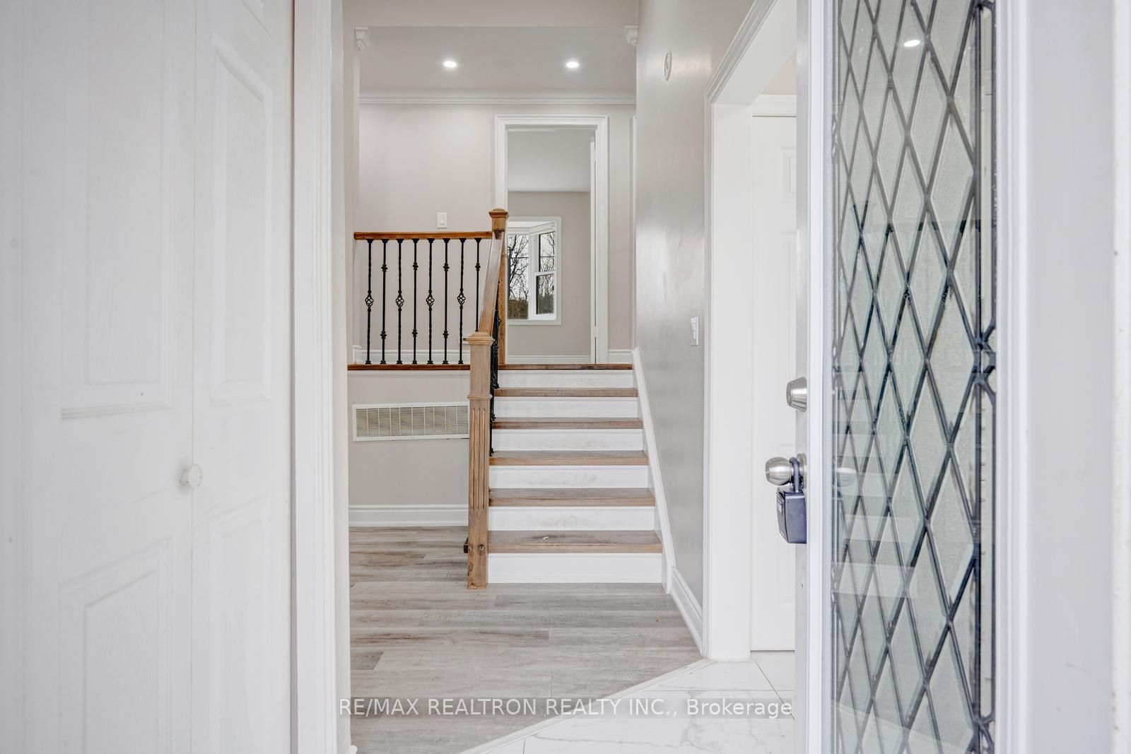 30 Lawrence Crescent Property Photo 5