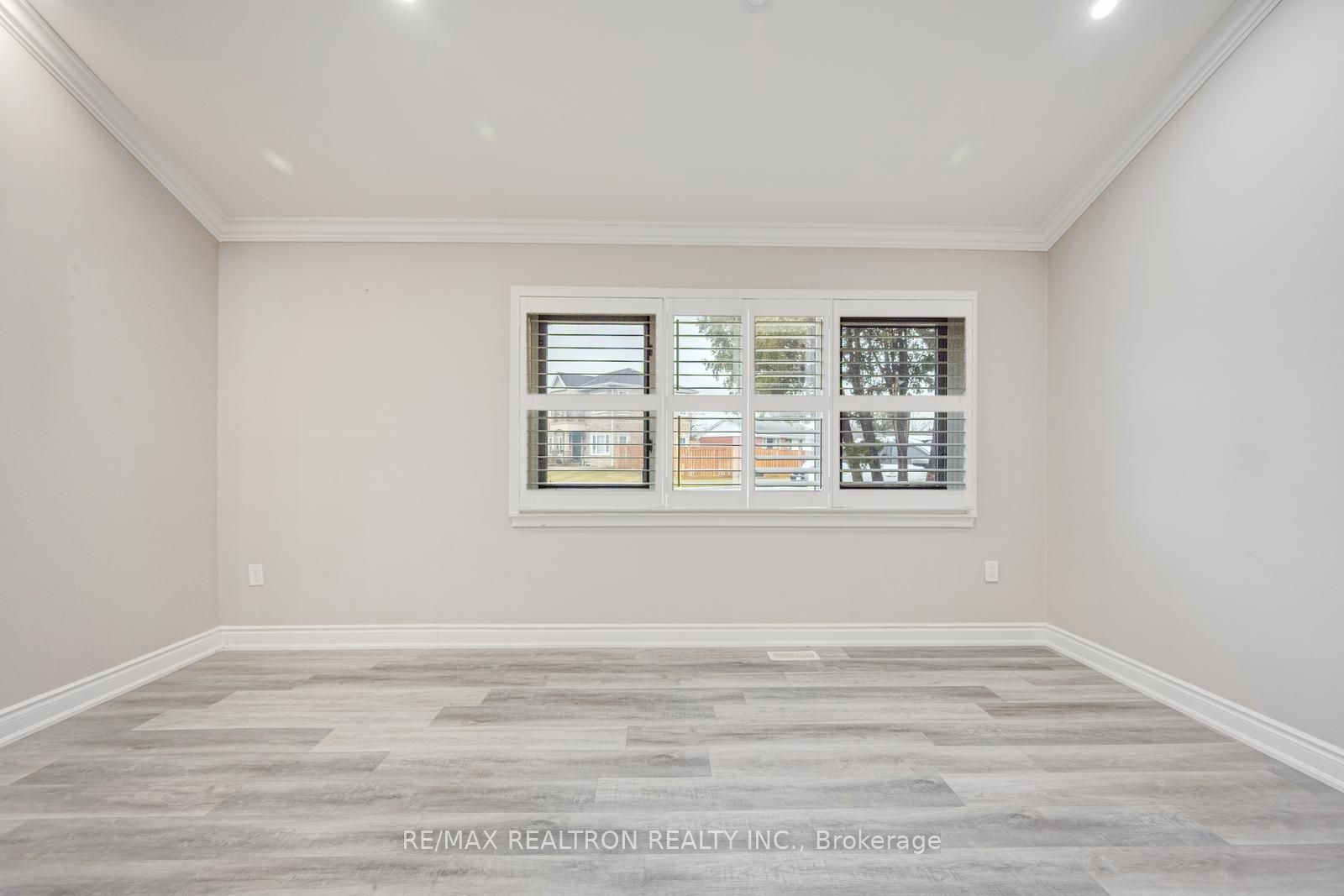 30 Lawrence Crescent Property Photo 9