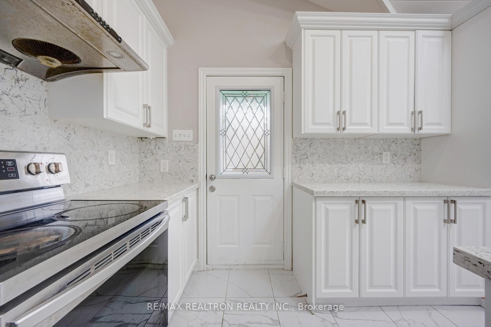 30 Lawrence Crescent Property Photo 12