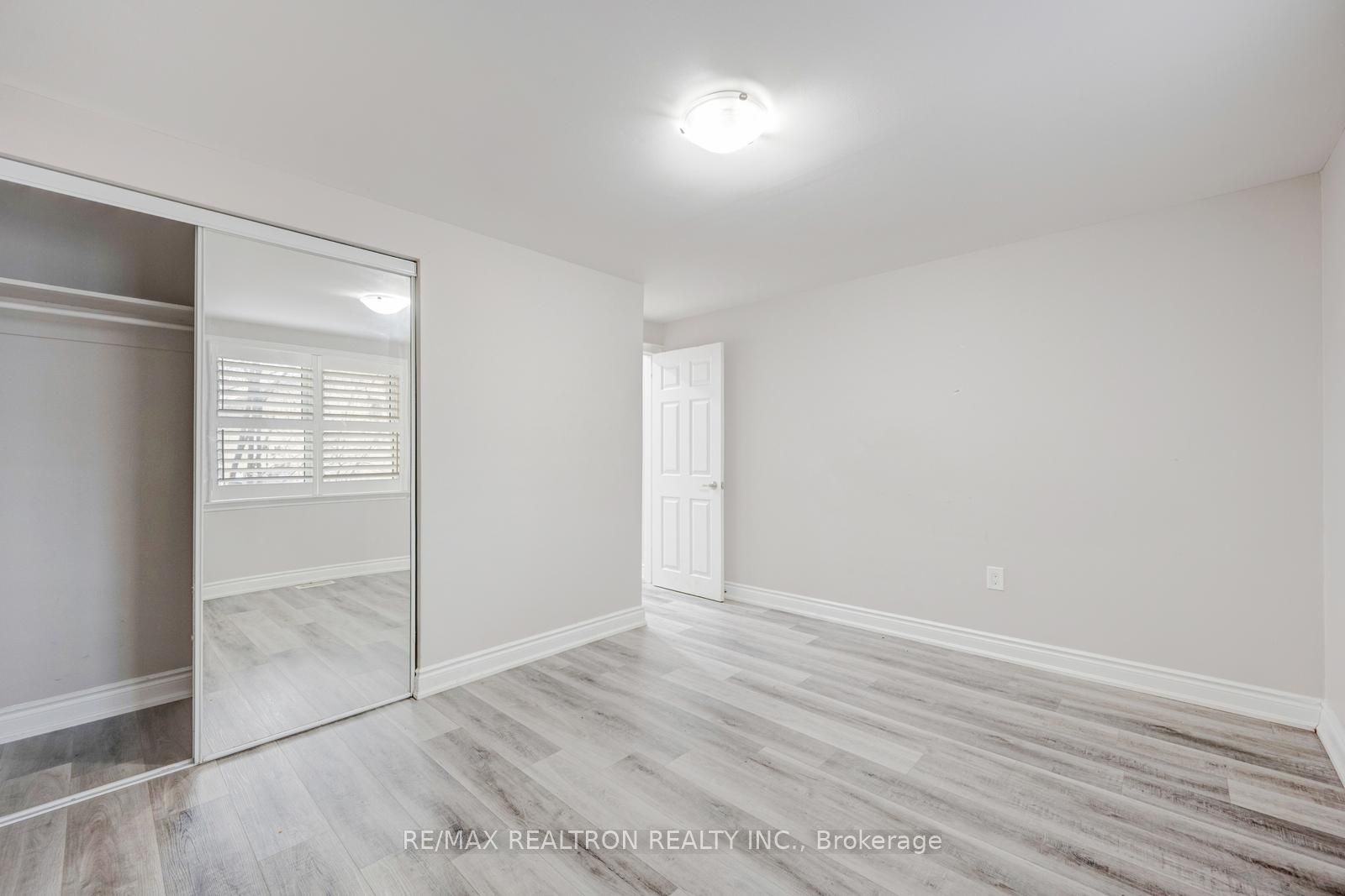 30 Lawrence Crescent Property Photo 22