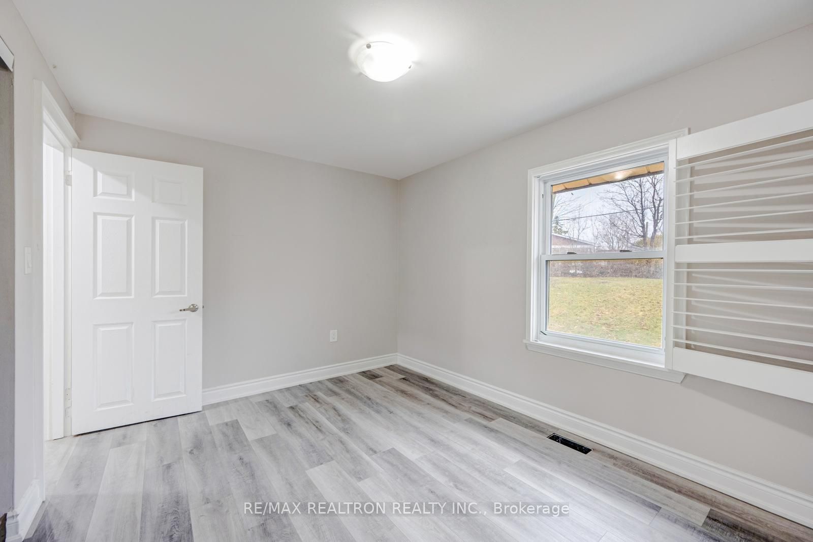 30 Lawrence Crescent Property Photo 28