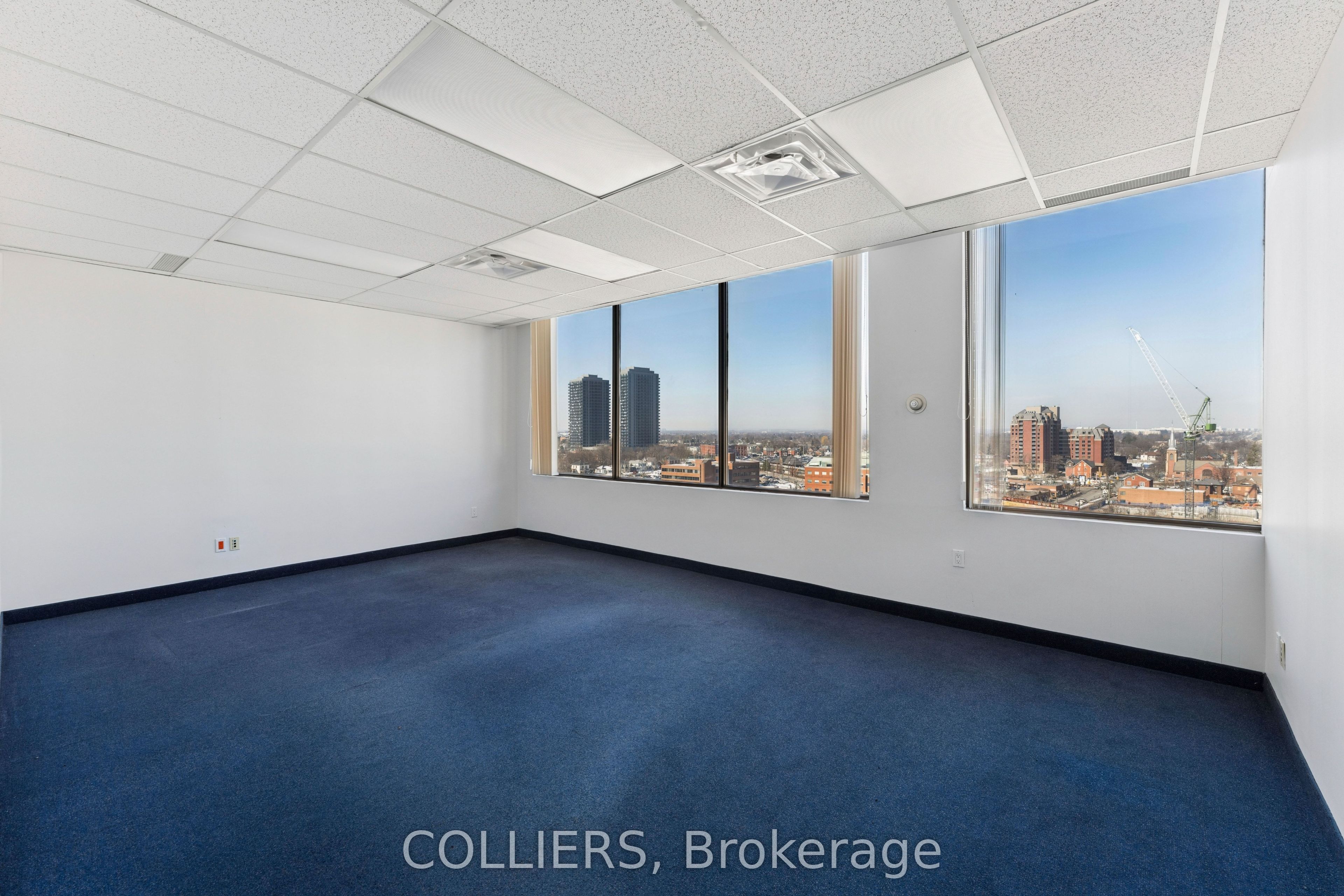 21 Queen Street E Property Photo 8