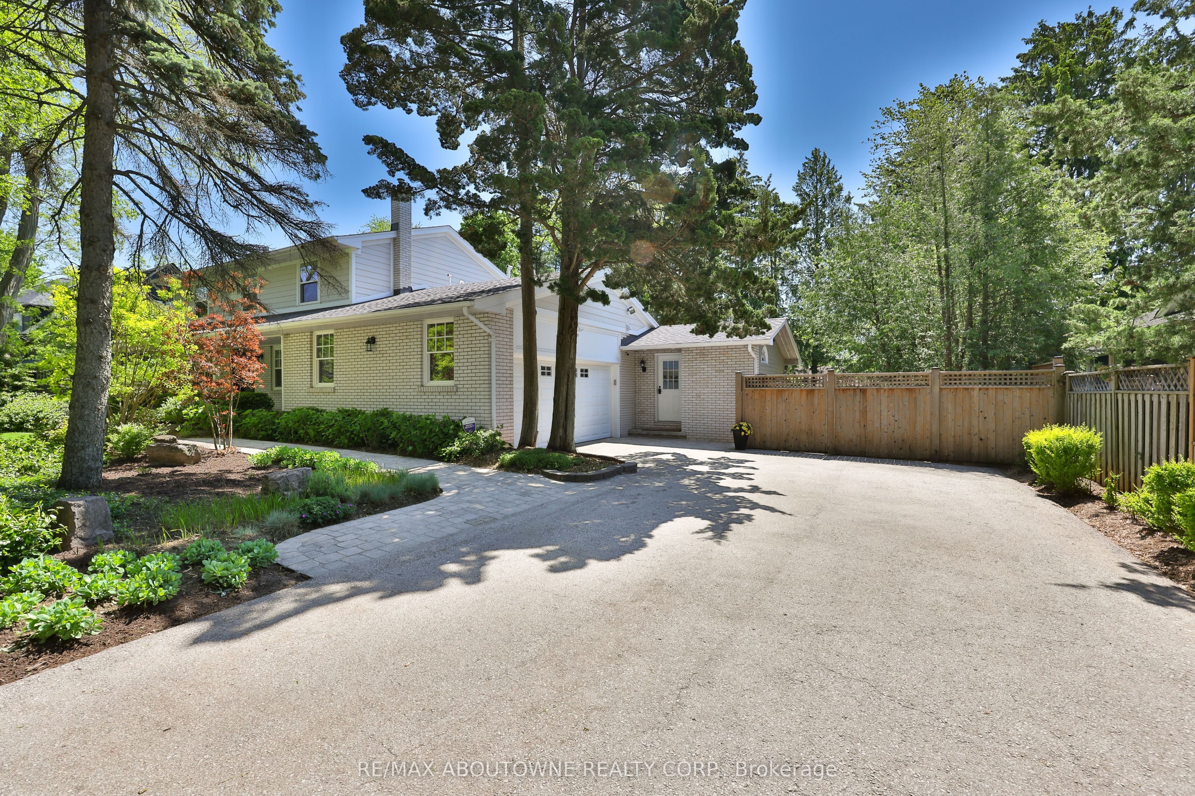 1268 Hillhurst Road Property Photo 4