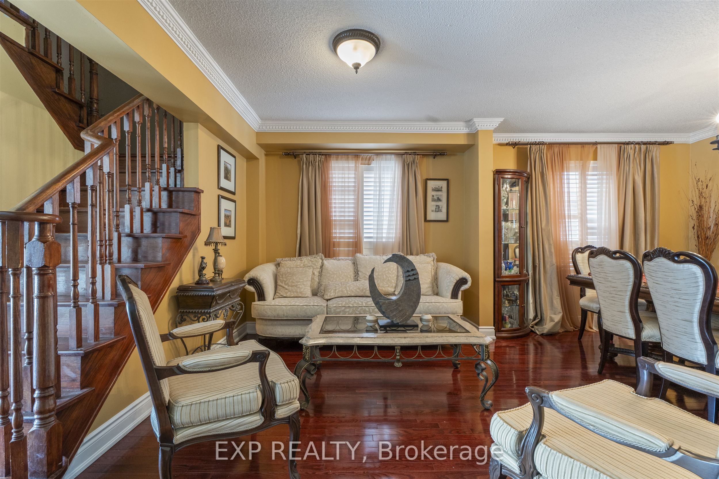 76 Hiberton Crescent Property Photo 5